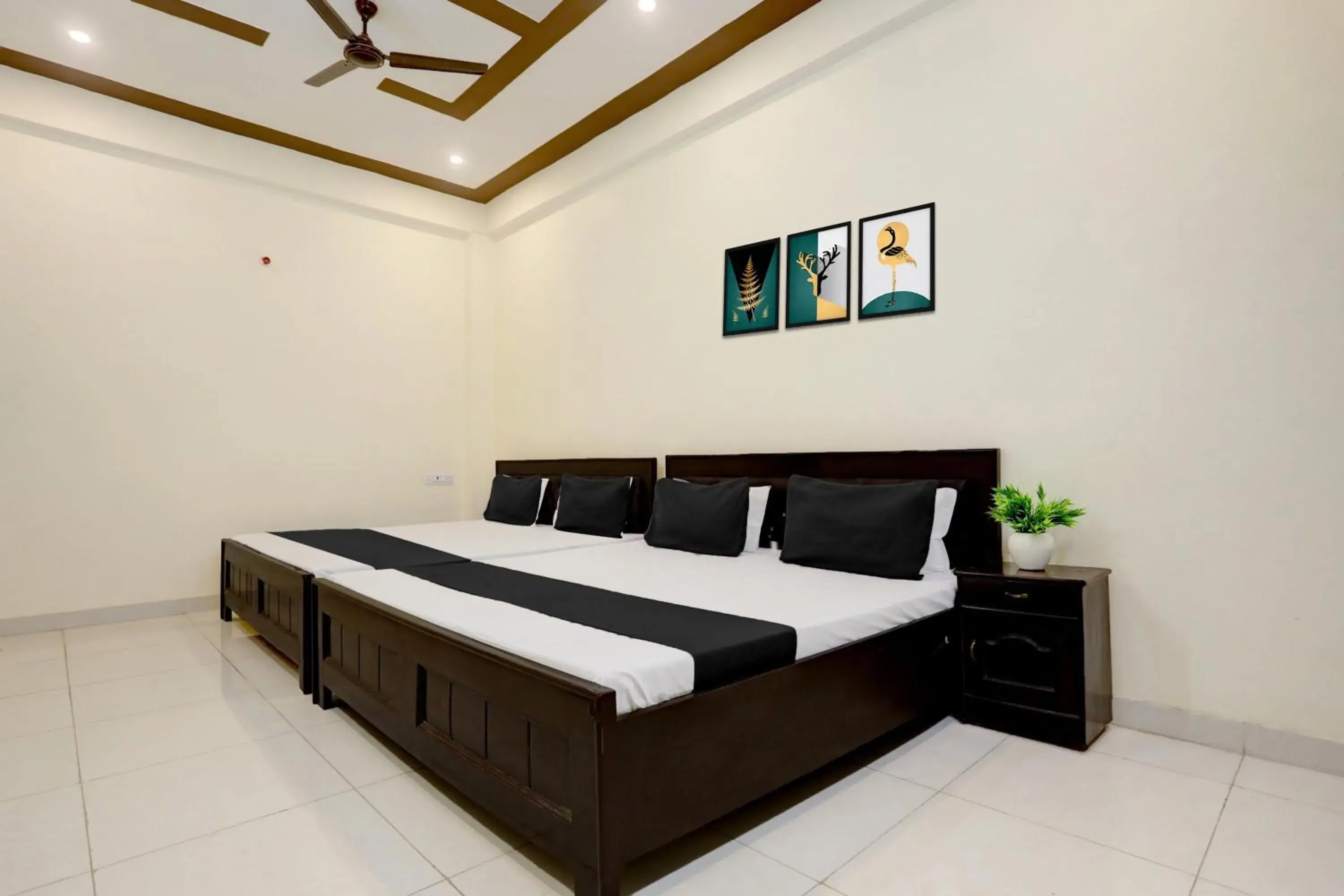 Hotel O by OYO Yatharth Inn Paying Guest House Hotel O by OYO Yatharth Inn Paying Guest House