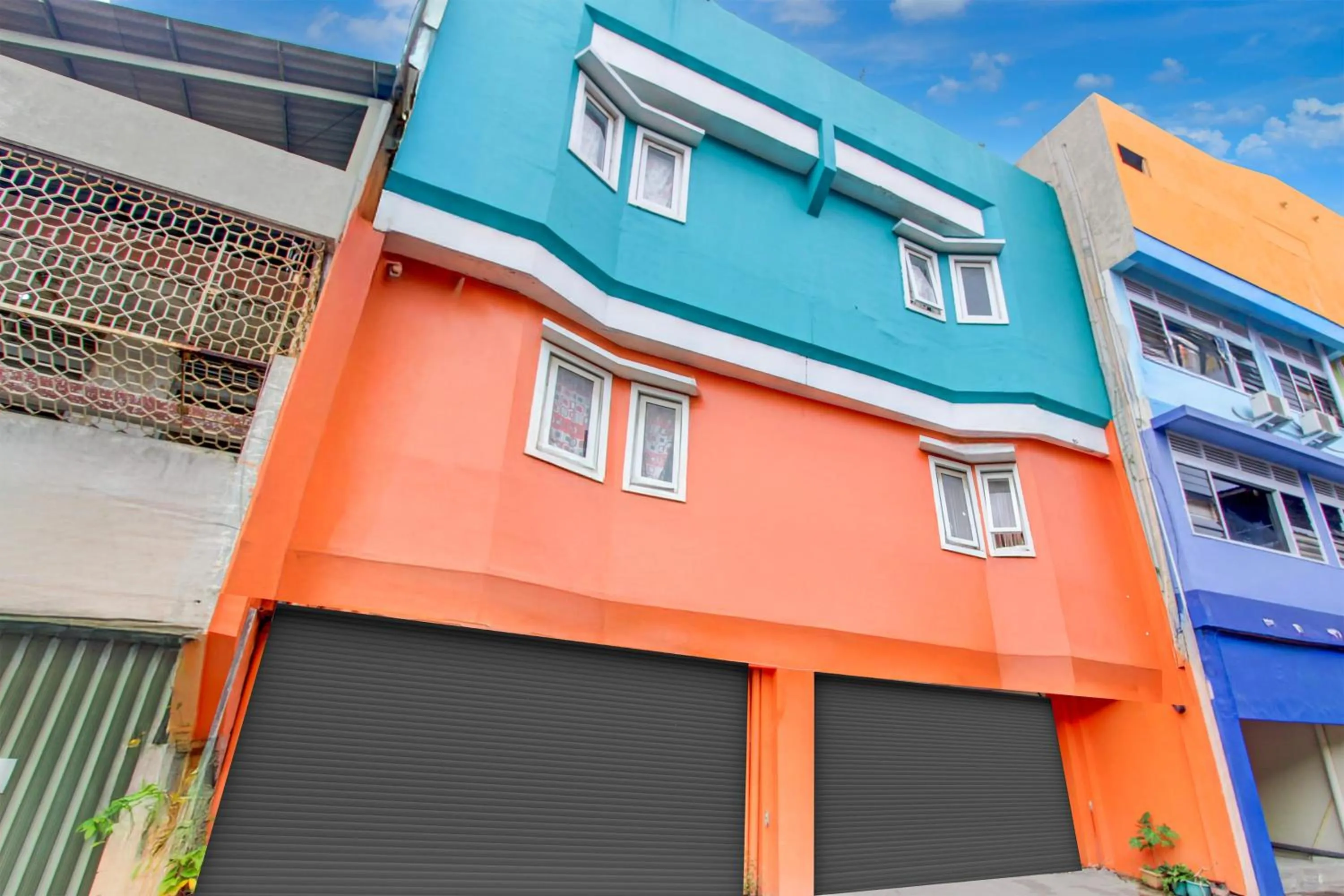 Facade/entrance in Hotel O Semarang near Kota Lama Semarang formerly Kamarkoe Residence