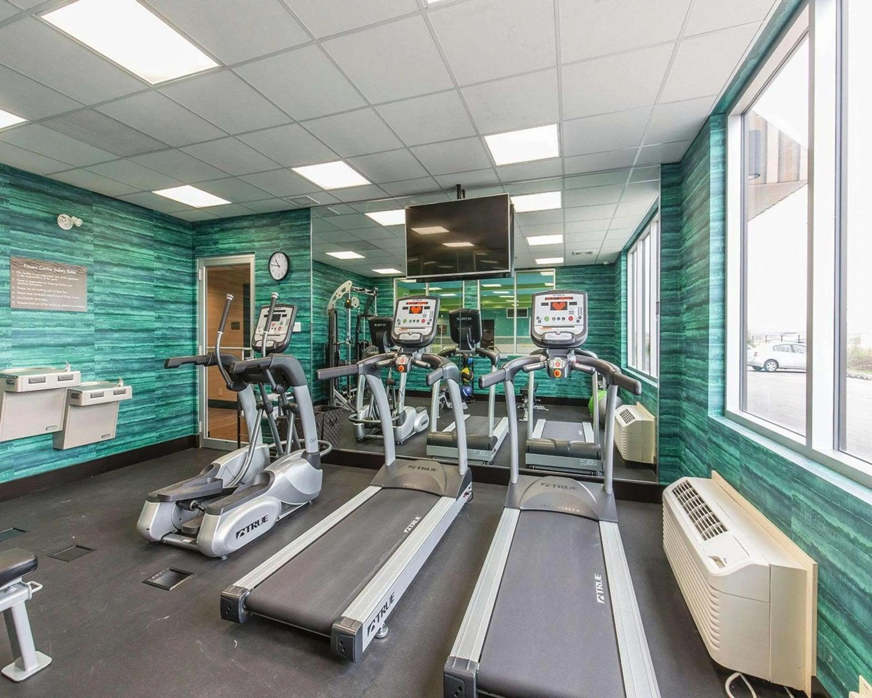 Fitness centre/facilities in Comfort Inn & Suites Airport North