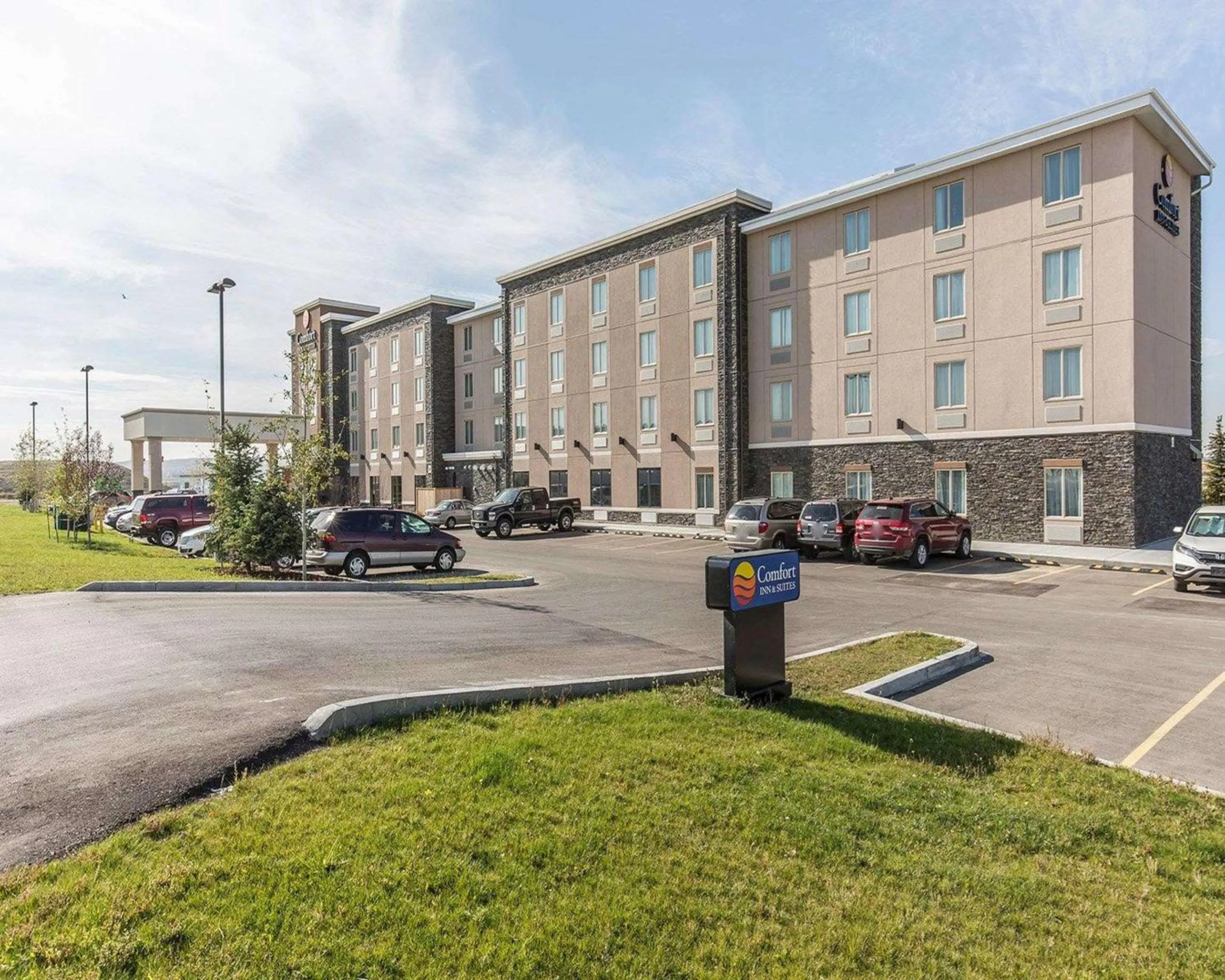 Property building in Comfort Inn & Suites Airport North