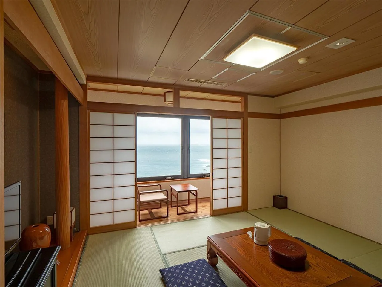 THE HOTEL YAKUSHIMA ocean & forest