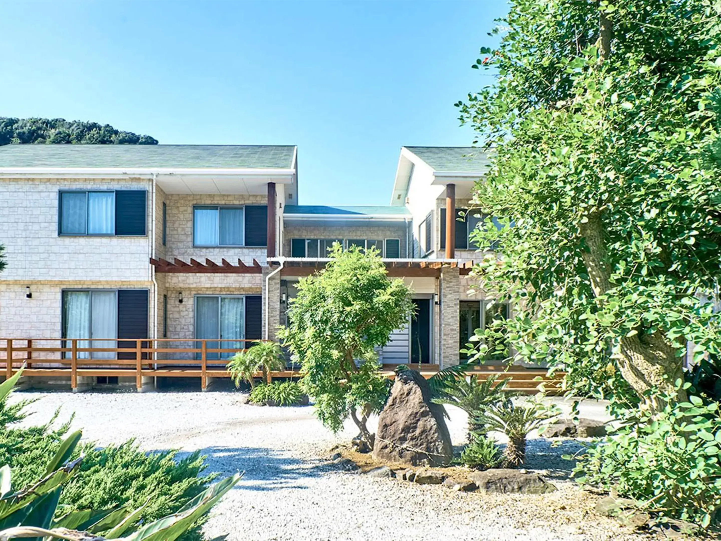 Property building in Mantenbo Property building in Mantenbo