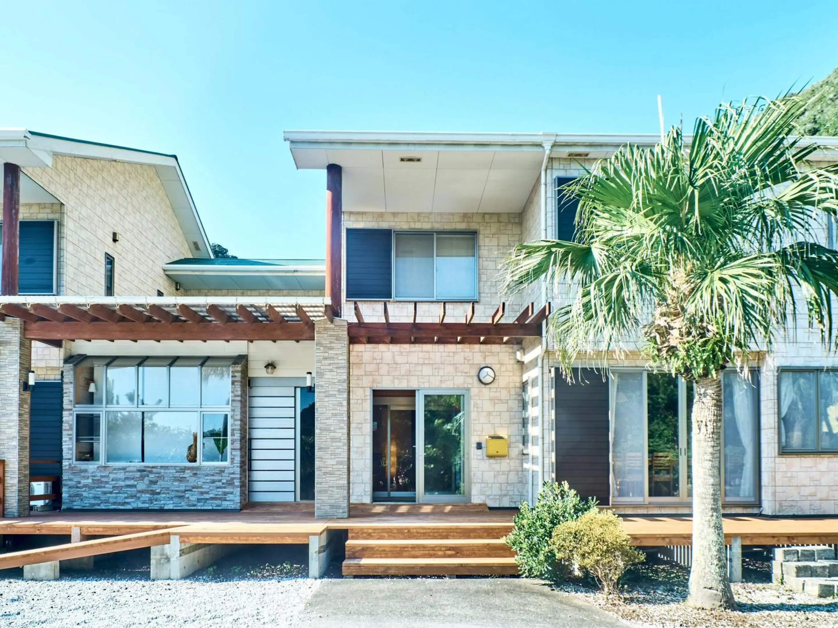 Property building in Mantenbo Property building in Mantenbo