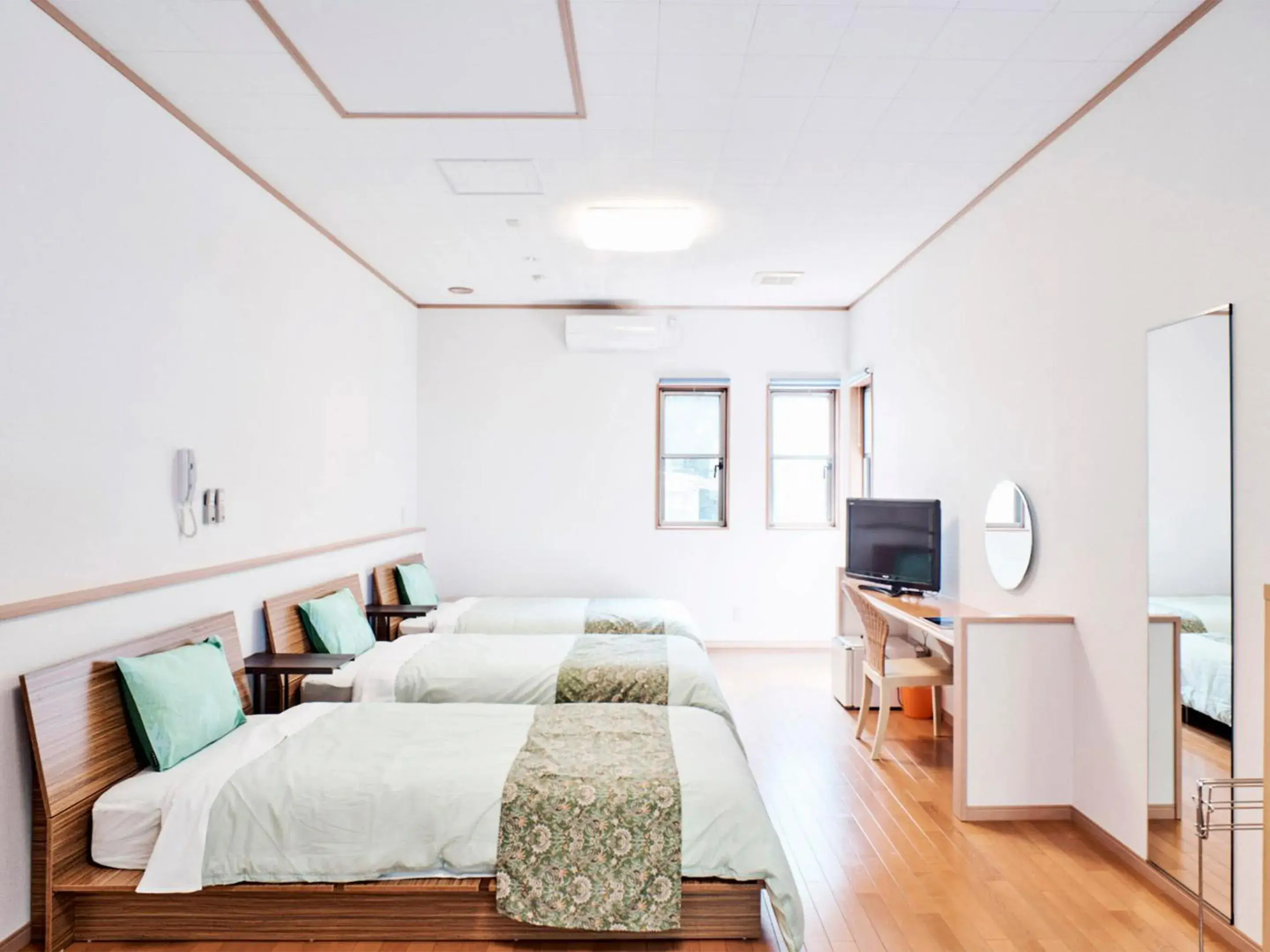 Photo of the whole room, Bed in Mantenbo Photo of the whole room, Bed in Mantenbo