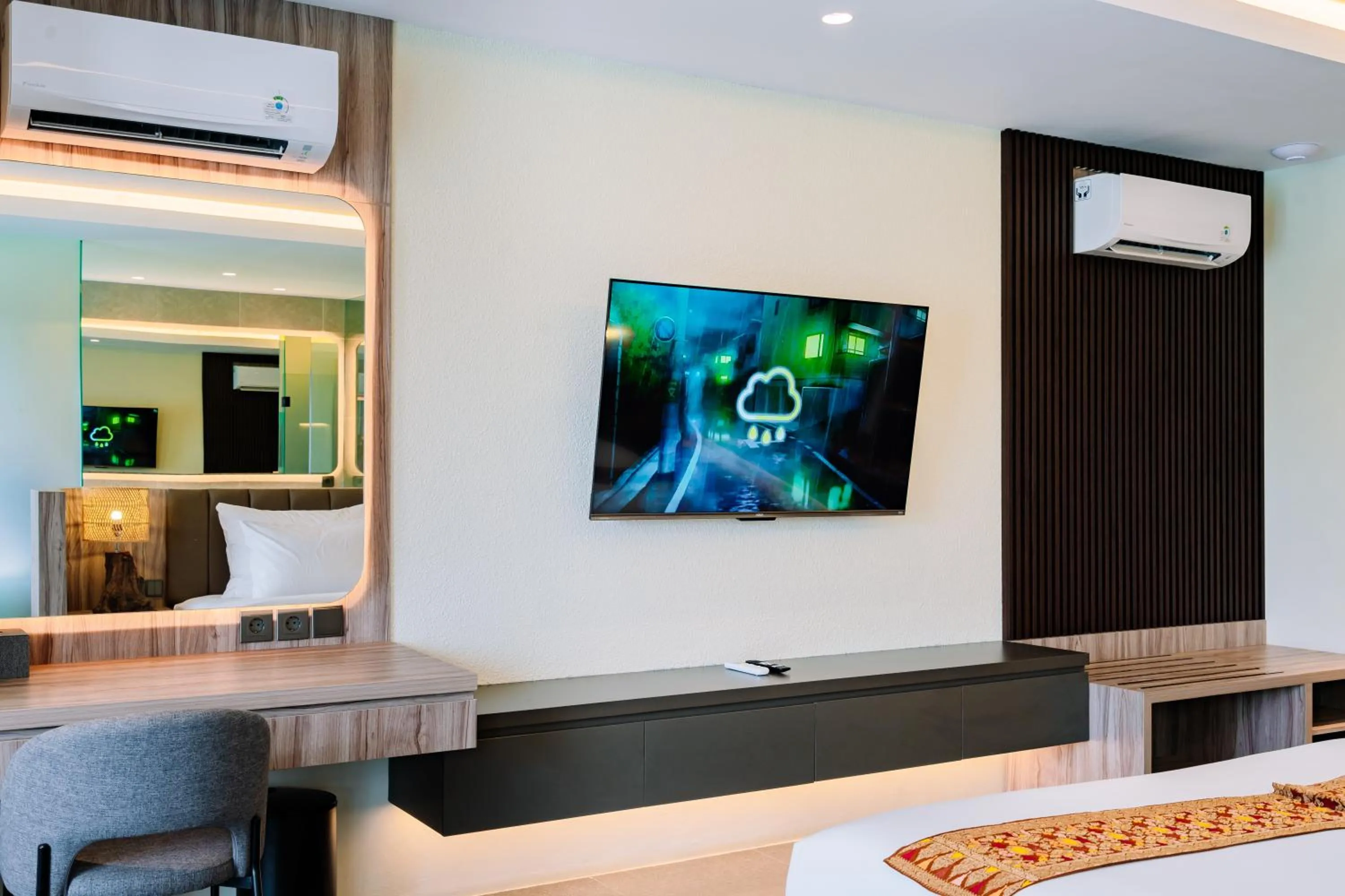 TV and multimedia in Big Dragon Villas Ubud