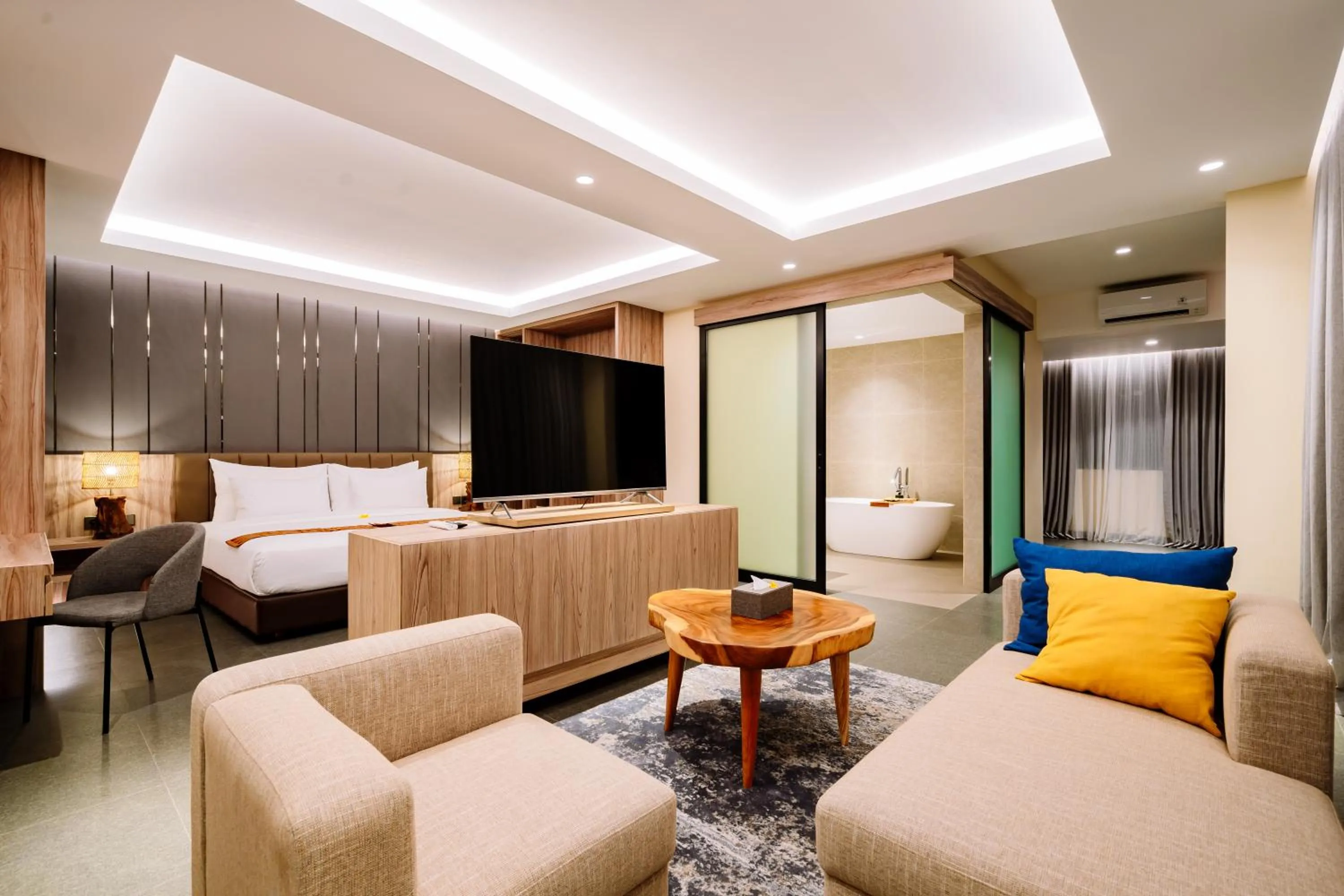 Bed in Big Dragon Villas Ubud