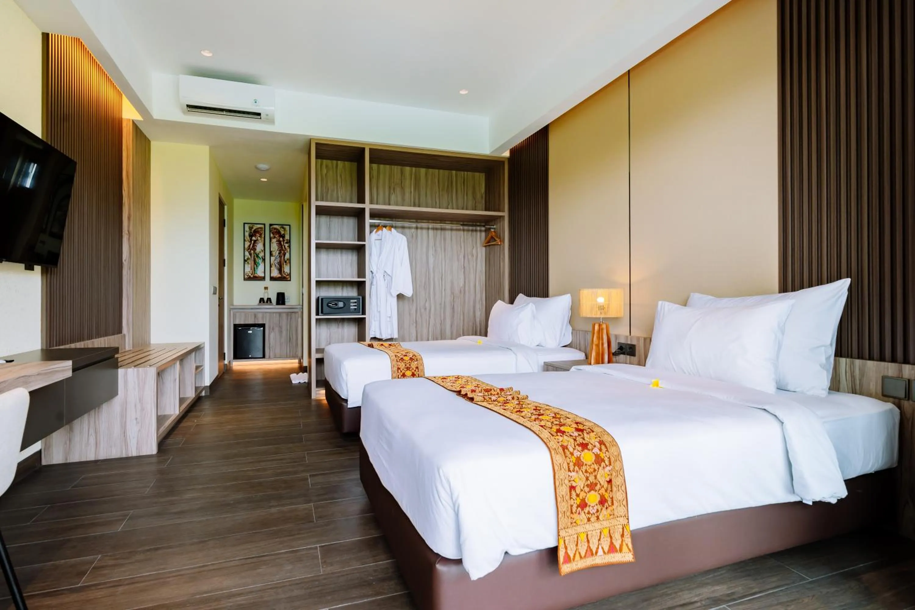 Bedroom, Bed in Big Dragon Villas Ubud