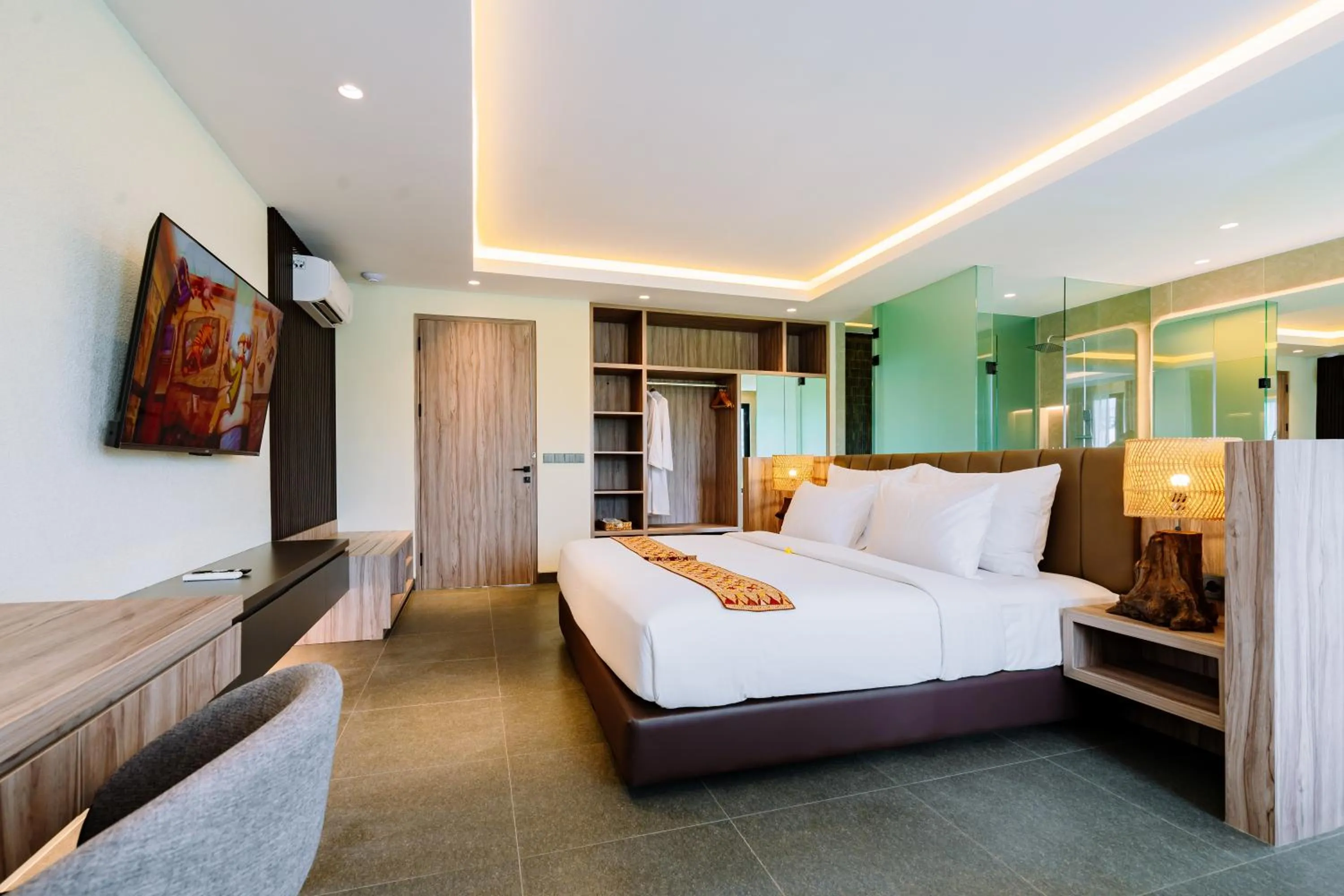 Bed in Big Dragon Villas Ubud