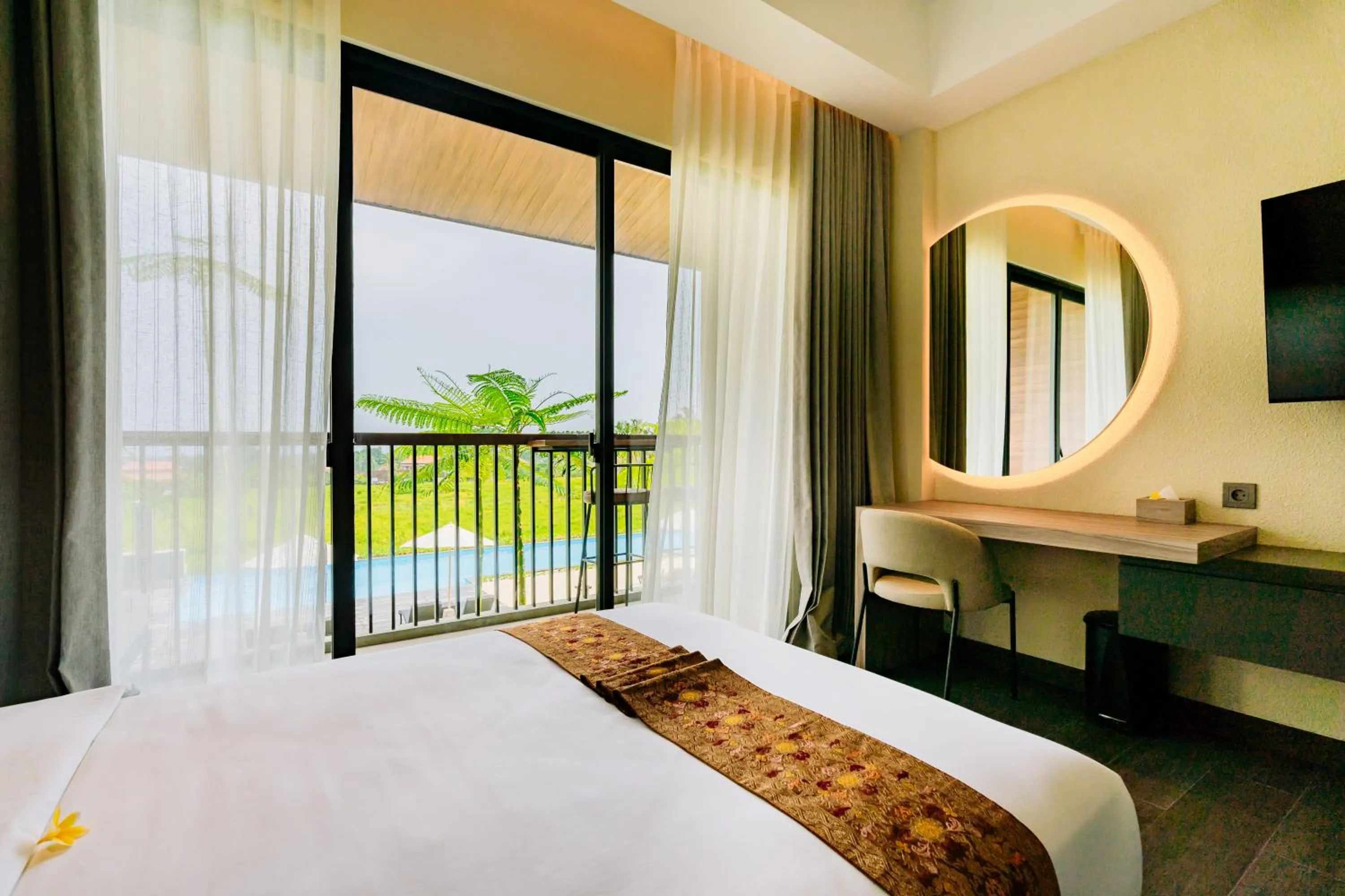 Bed in Big Dragon Villas Ubud