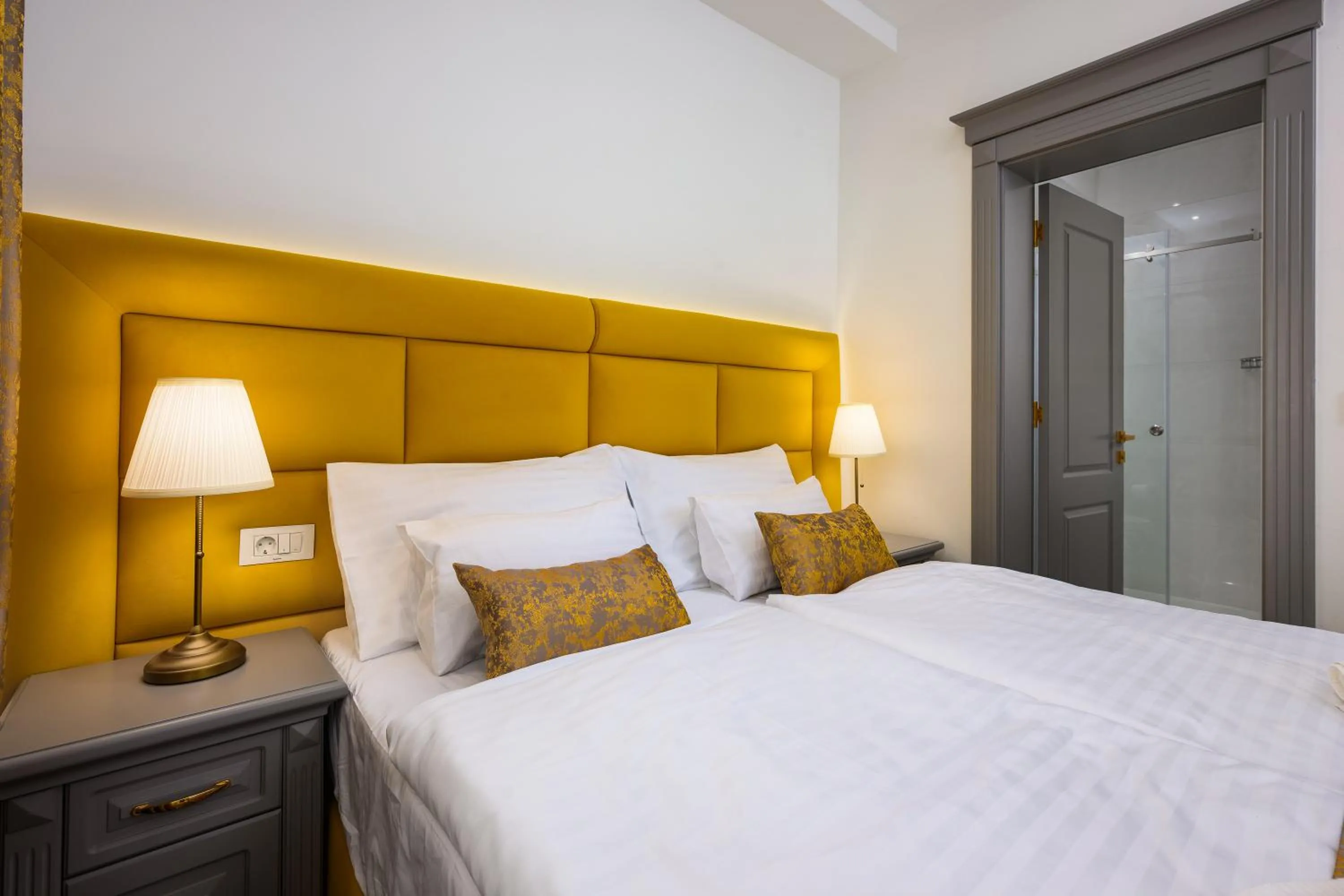 Bed in Boutique Hotel Golden Key - Poreč - Bed & Breakfast