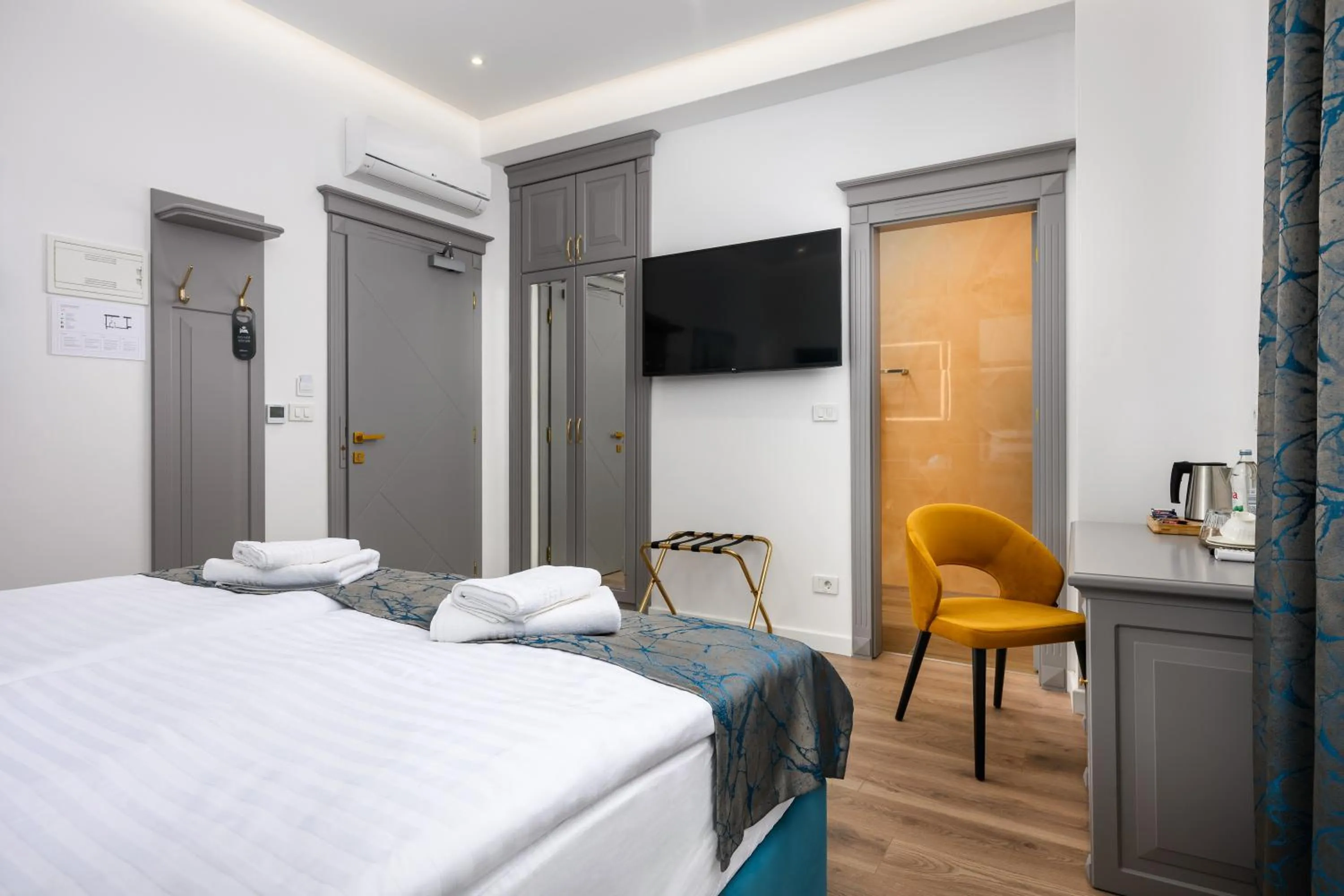 Bed in Boutique Hotel Golden Key - Poreč - Bed & Breakfast