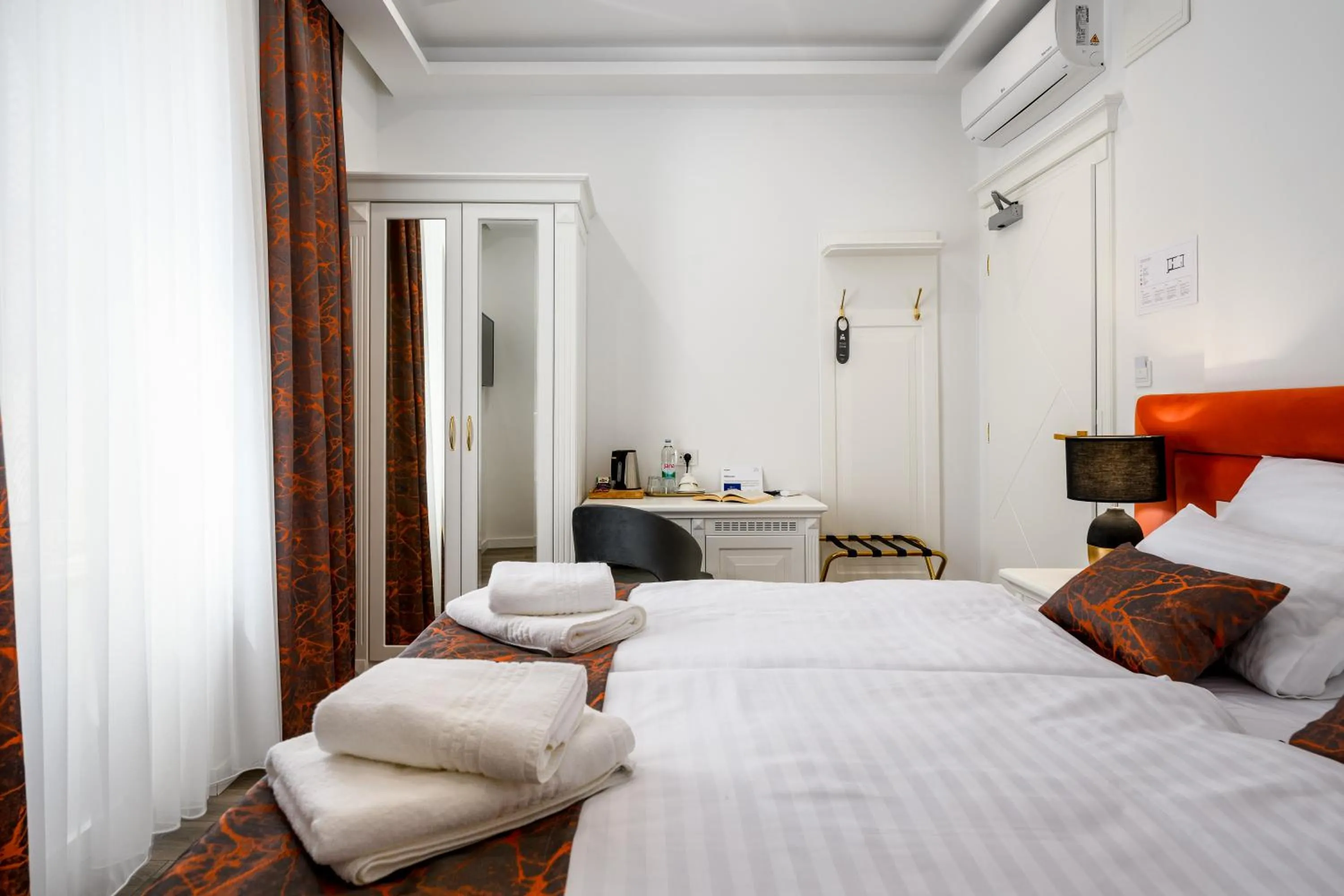 Bed in Boutique Hotel Golden Key - Poreč - Bed & Breakfast