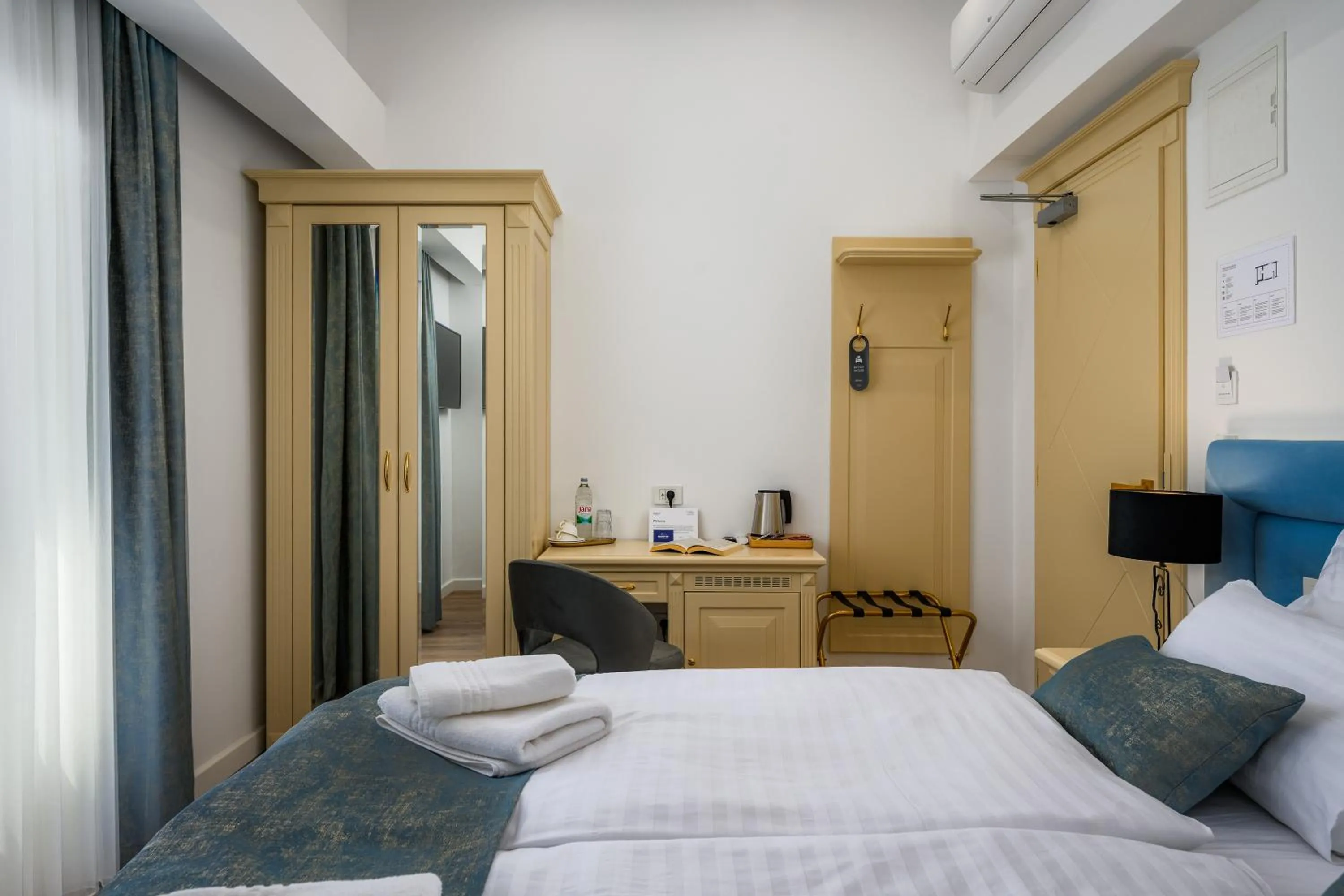 Bed in Boutique Hotel Golden Key - Poreč - Bed & Breakfast