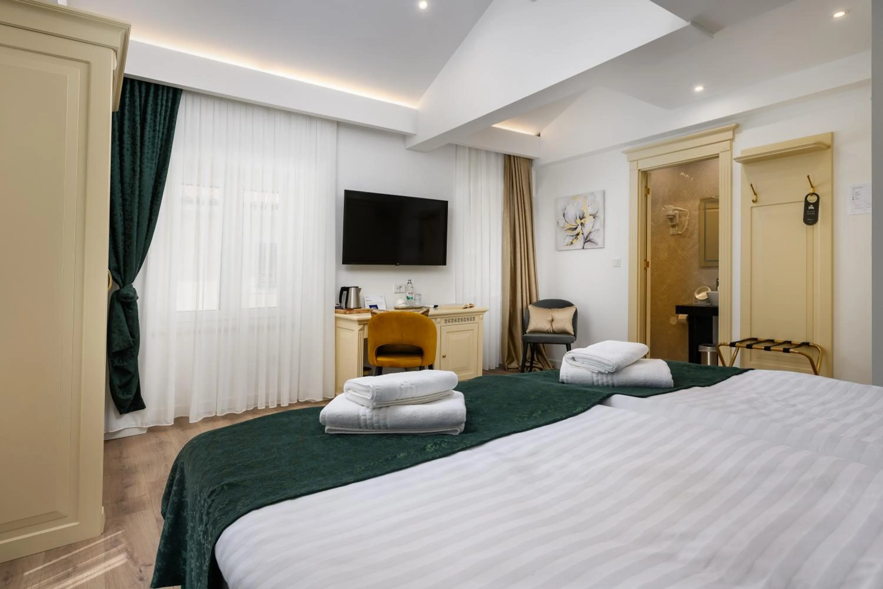 Bed in Boutique Hotel Golden Key - Poreč - Bed & Breakfast