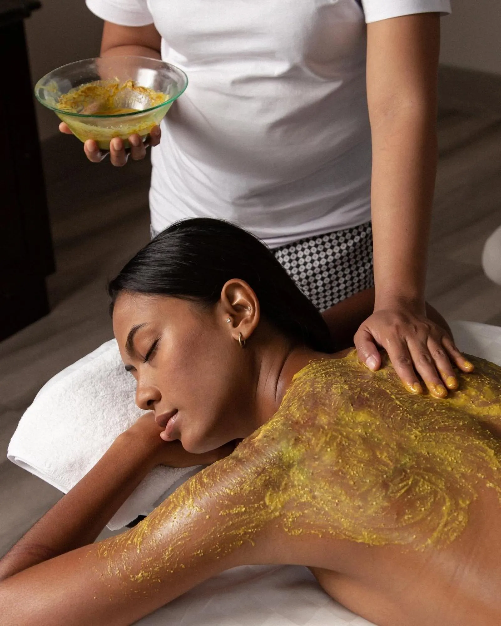 Massage in CasCades Suites