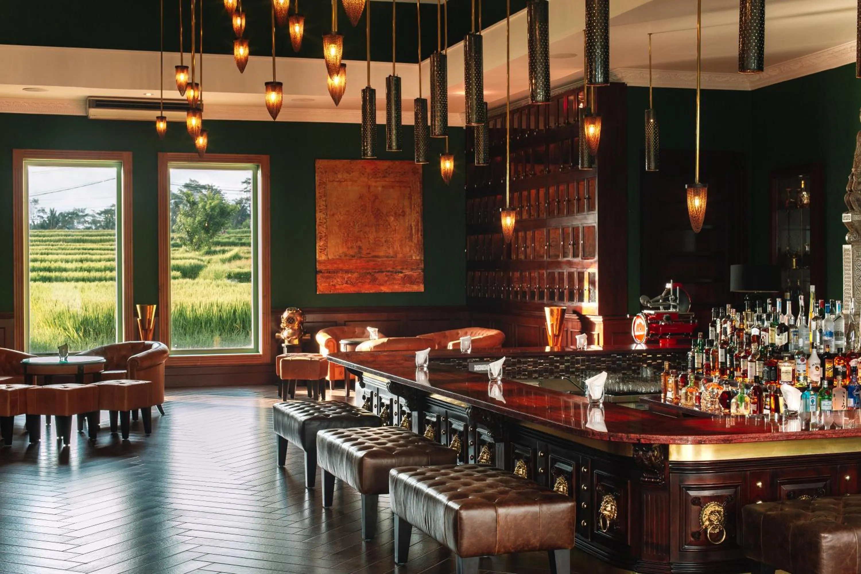 Lounge or bar in CasCades Suites