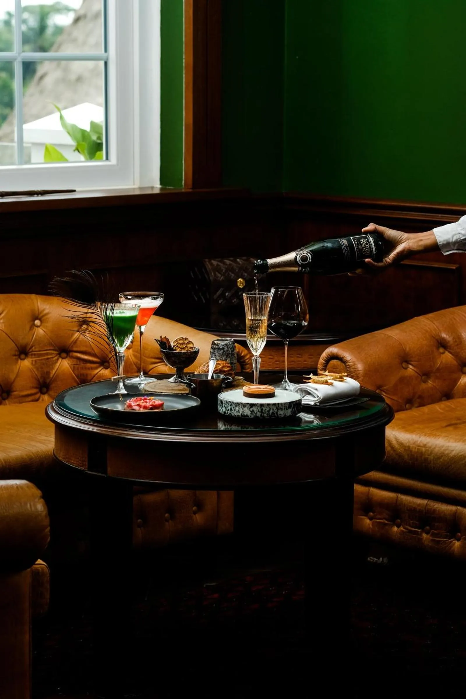 Lounge or bar in CasCades Suites