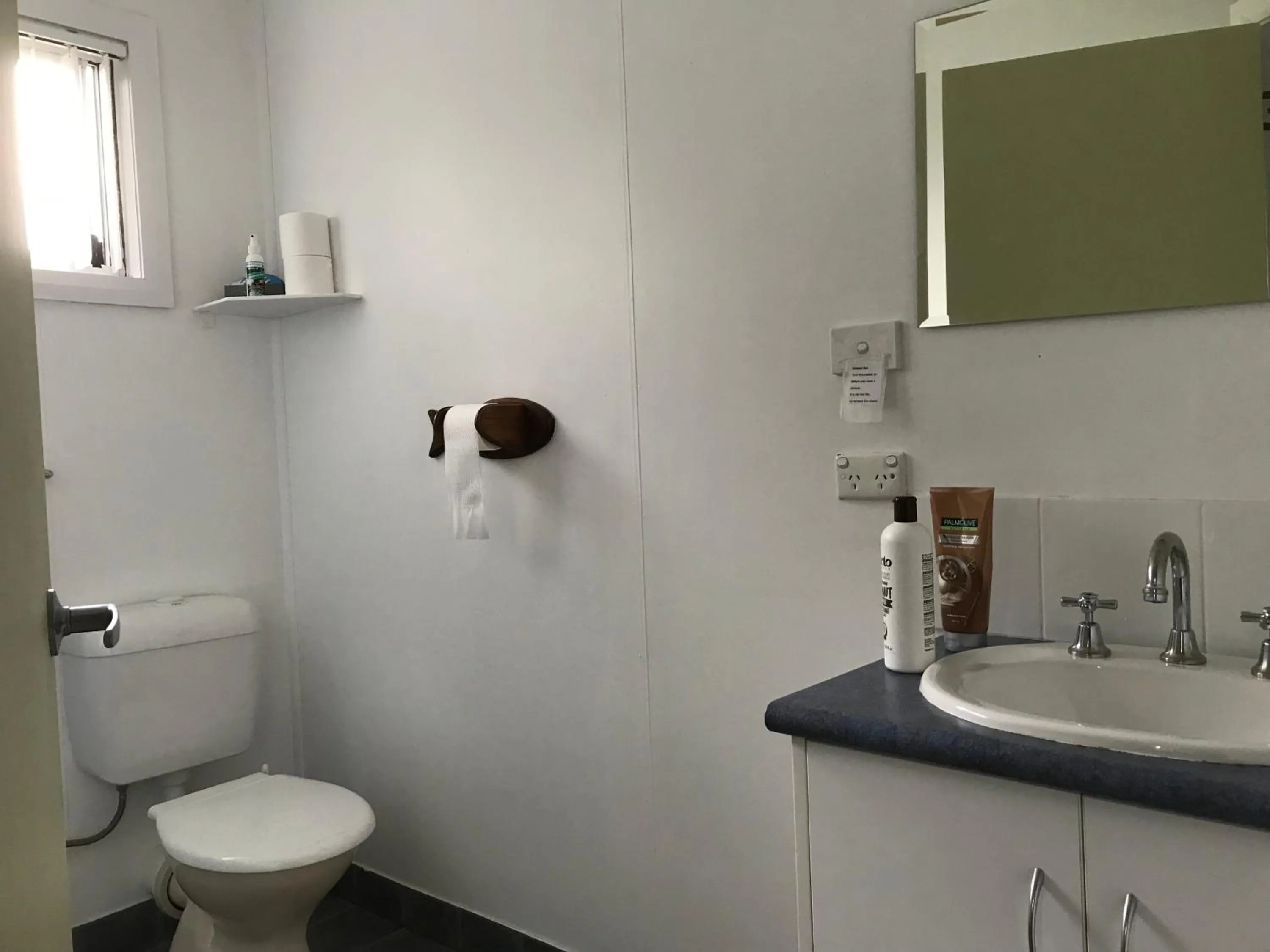 Bathroom in Beachend Bicheno