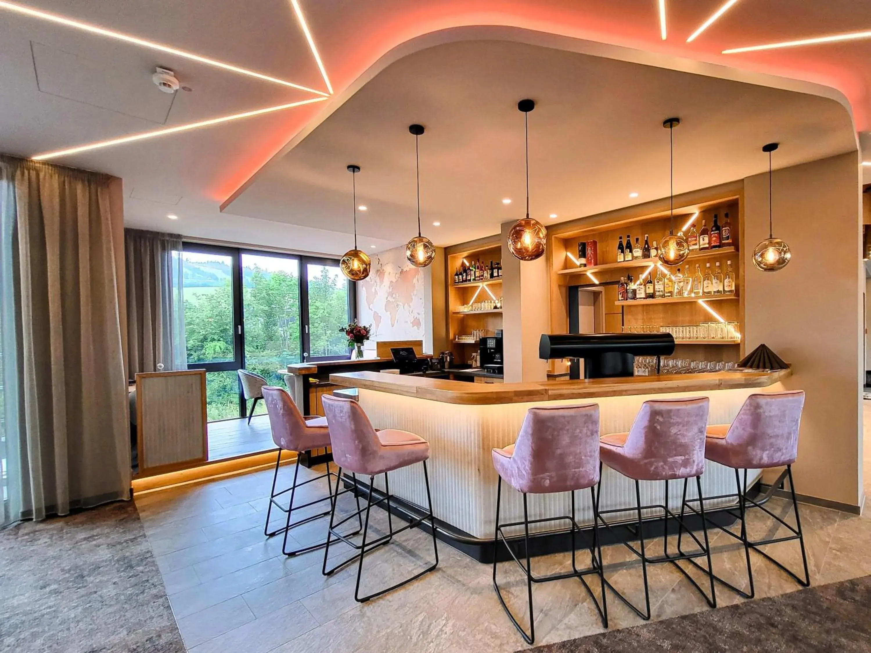 Lounge or bar in Mountain View Hotel Willingen, BW Signature Collection Lounge or bar in Mountain View Hotel Willingen, BW Signature Collection