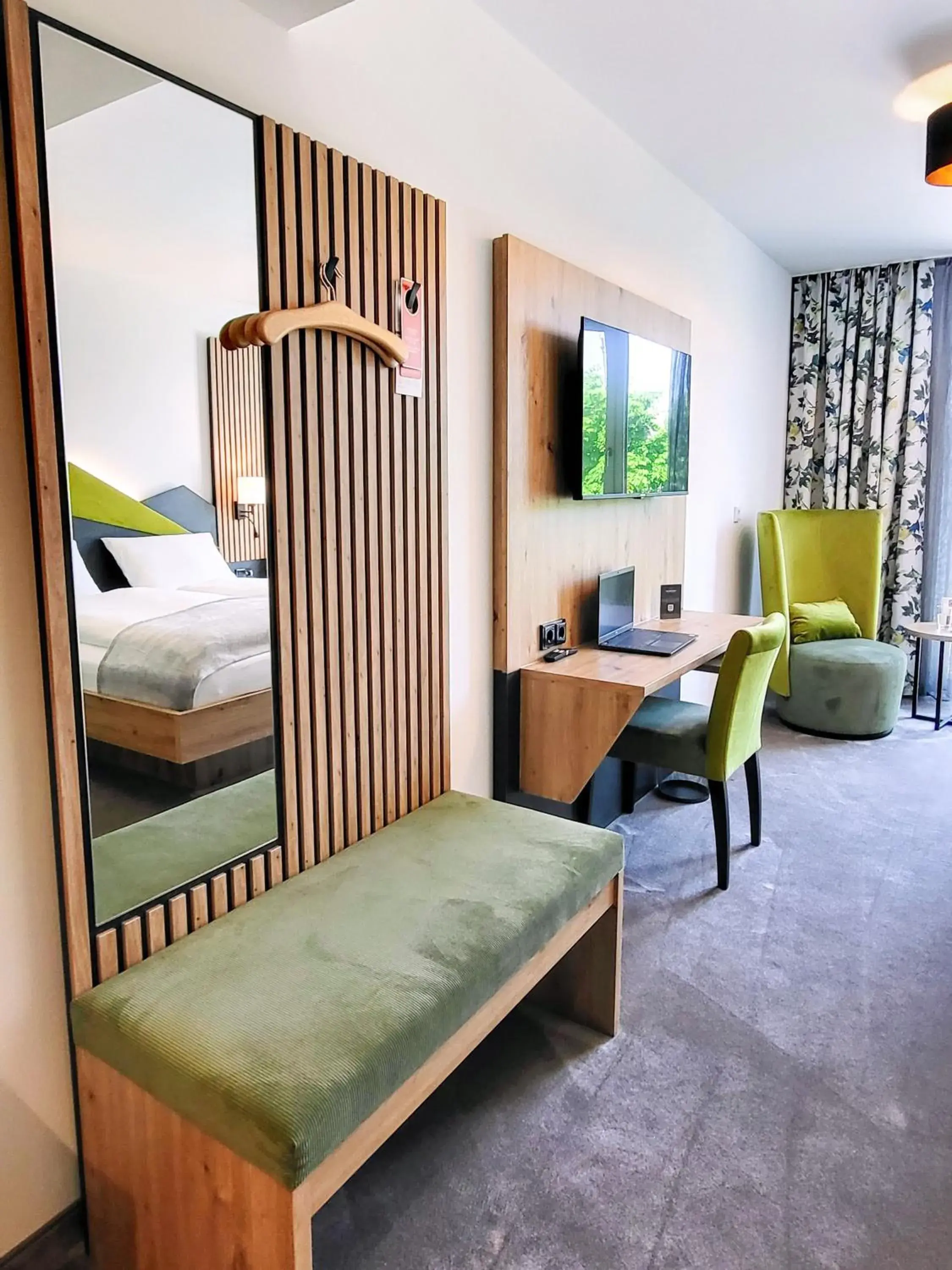 Photo of the whole room, Bed in Mountain View Hotel Willingen, BW Signature Collection Photo of the whole room, Bed in Mountain View Hotel Willingen, BW Signature Collection