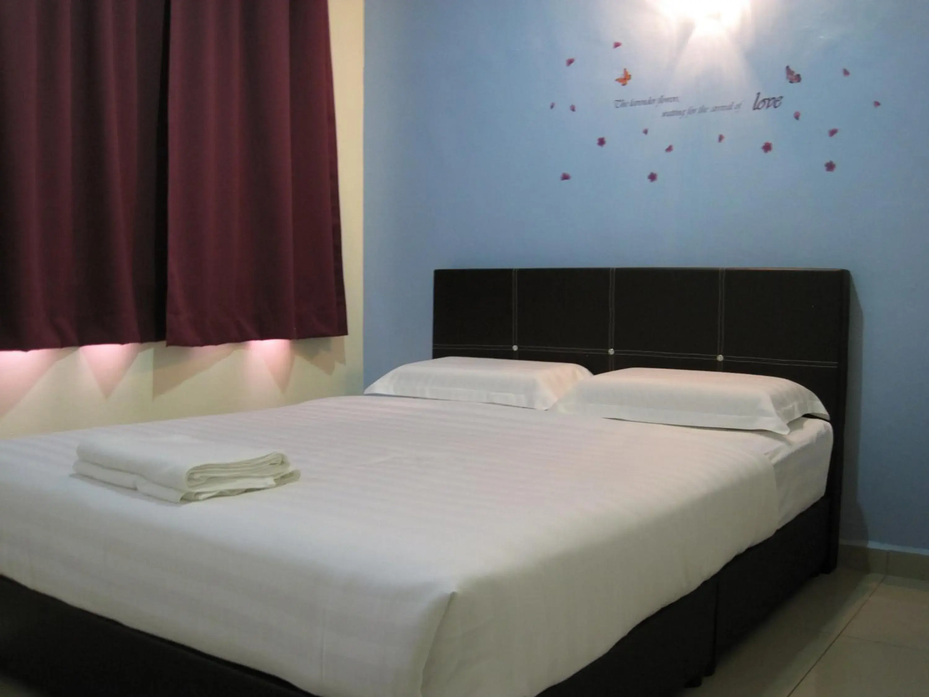 Photo of the whole room, Bed in Max Inn Hotel Photo of the whole room, Bed in Max Inn Hotel