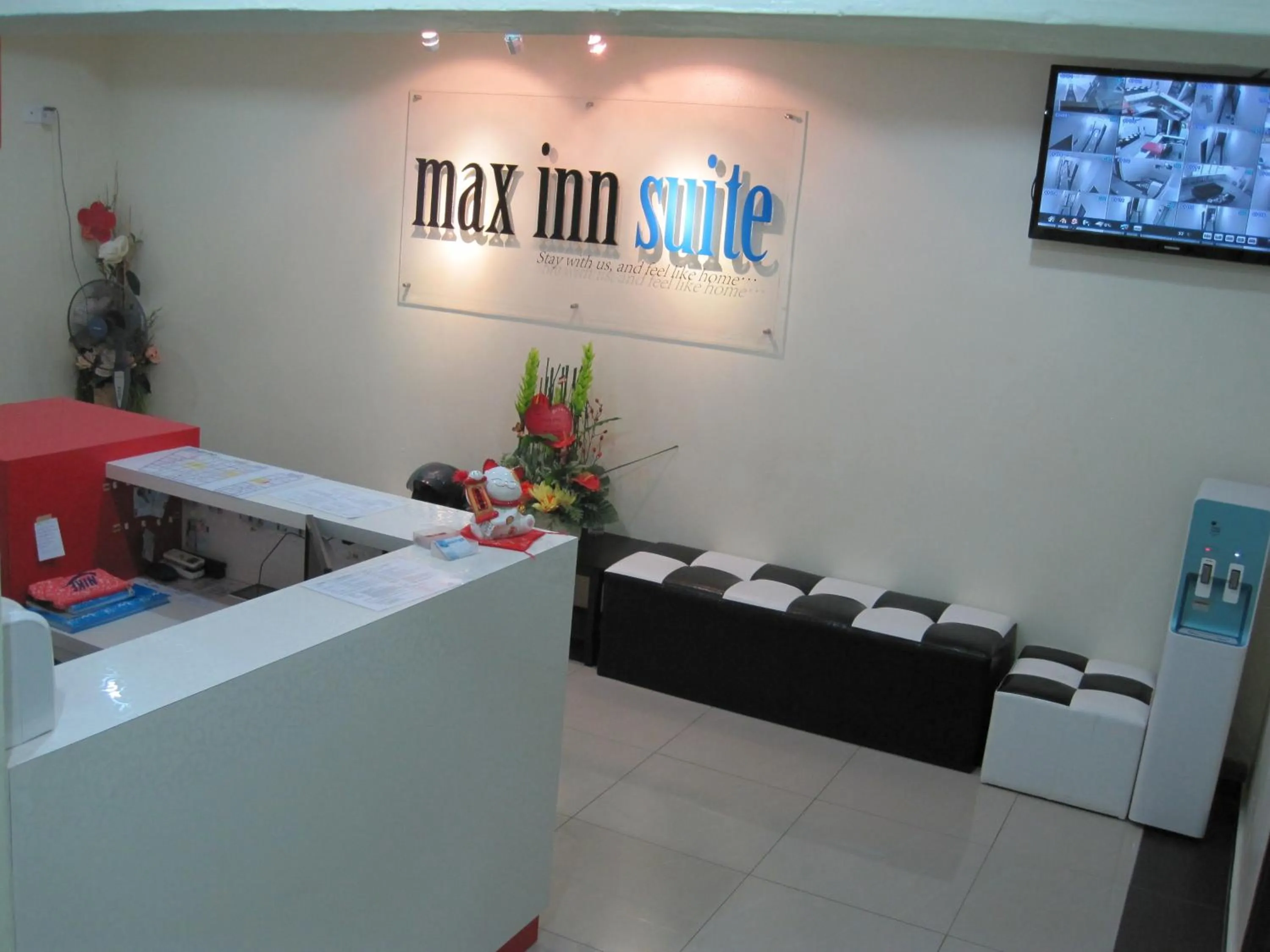 Lobby or reception in Max Inn Hotel