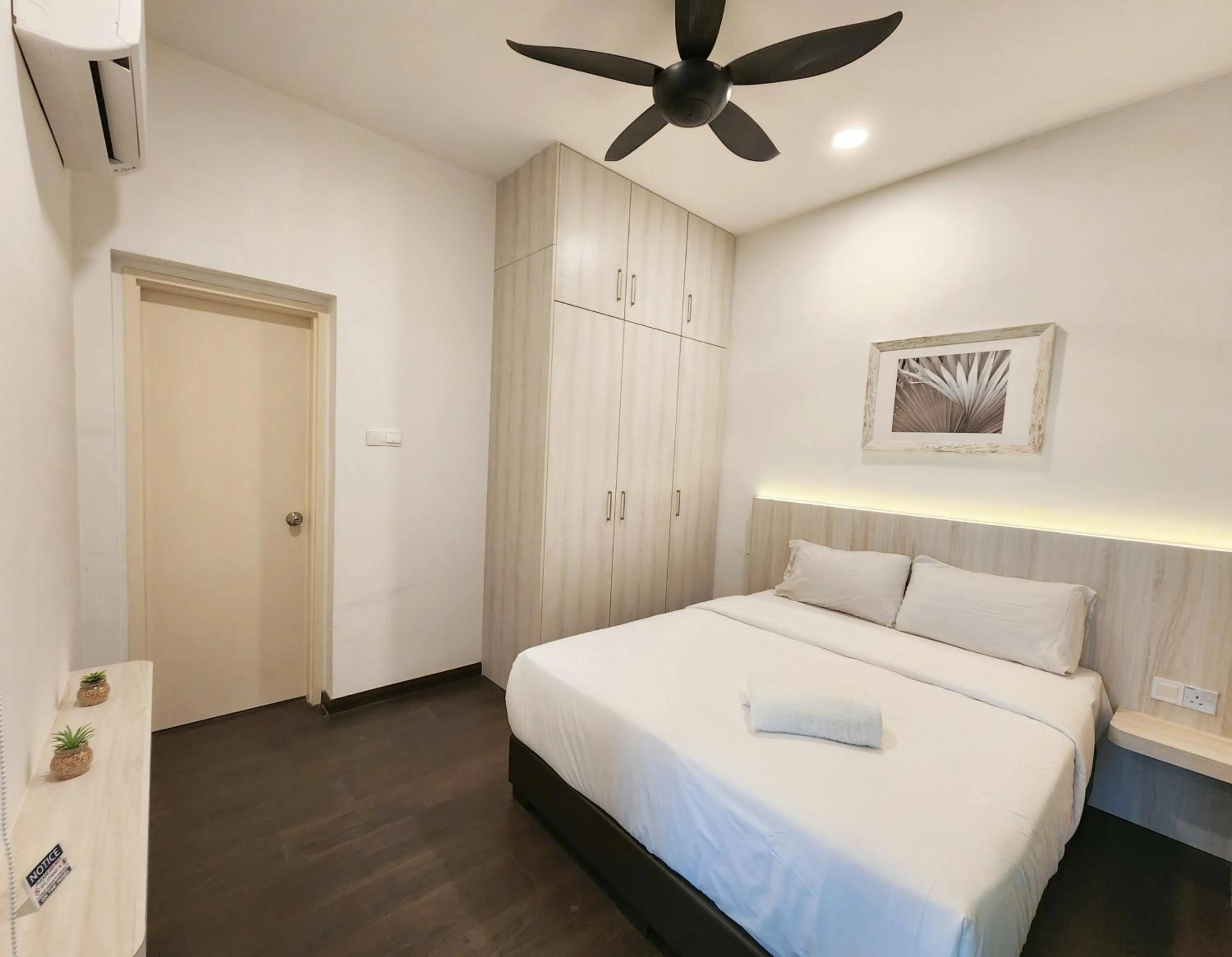 Bed in SKS Pavillion Suites