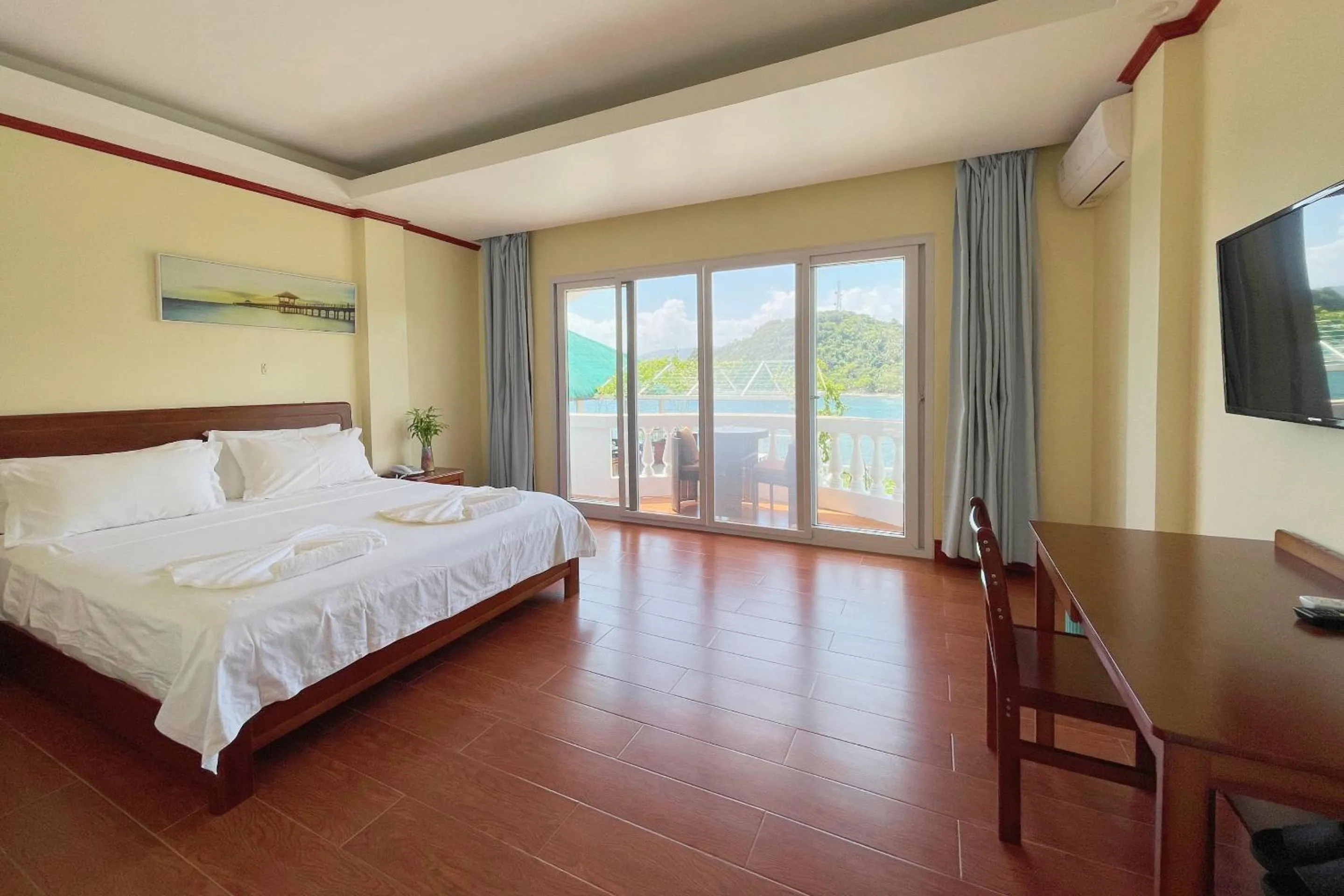 Bed in Dream Bay Resort powered by Cocotel