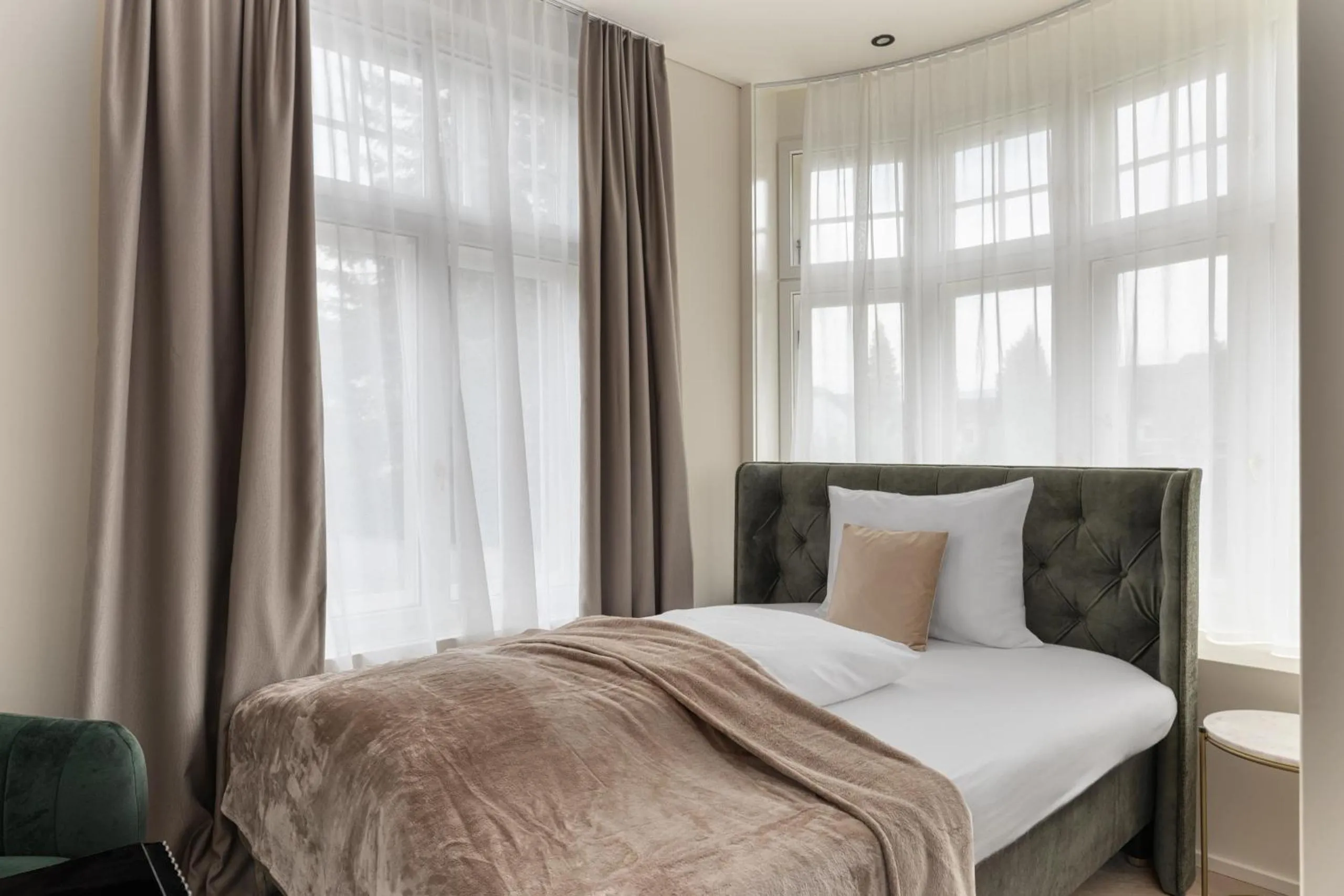 Bed in Boutique Hotel by Maier - contactless check-in