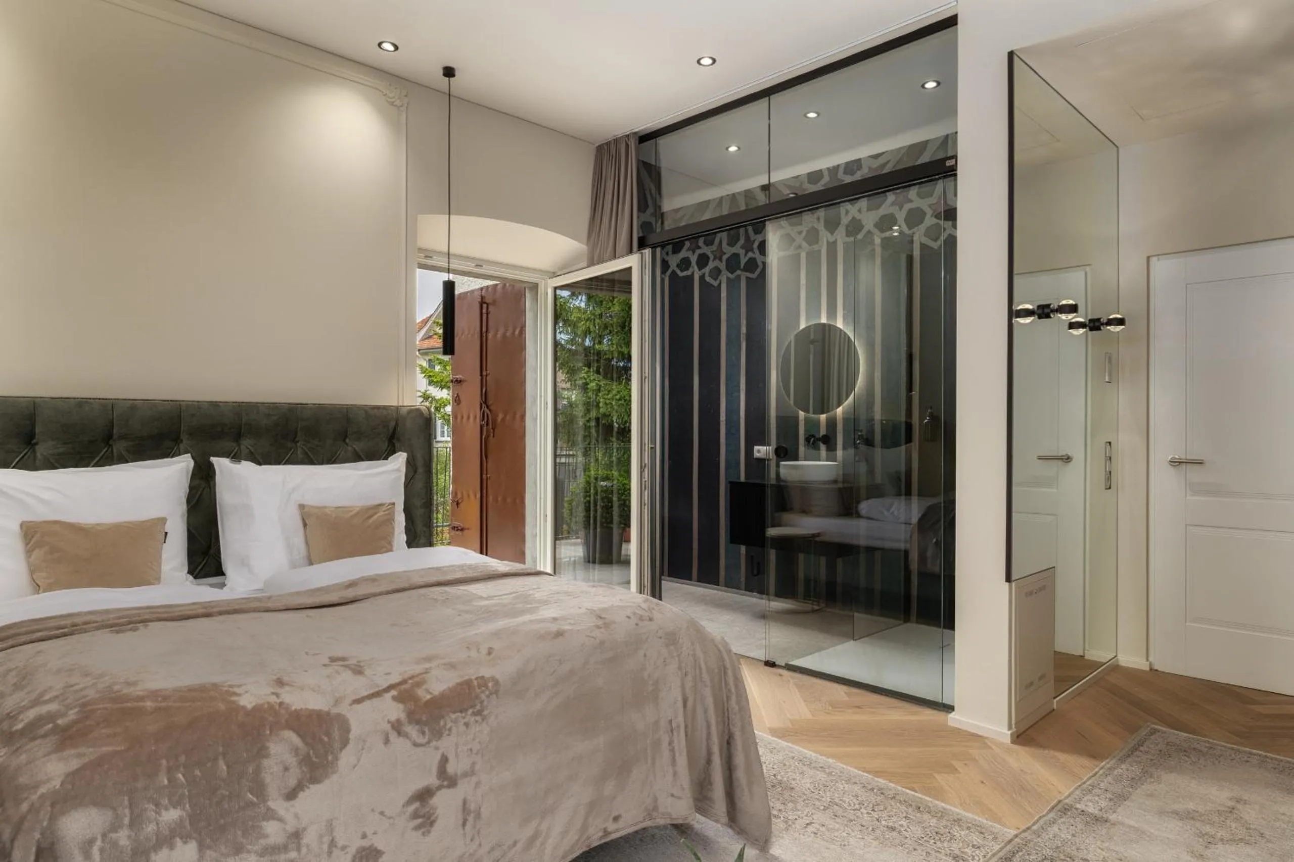 Bed in Boutique Hotel by Maier - contactless check-in