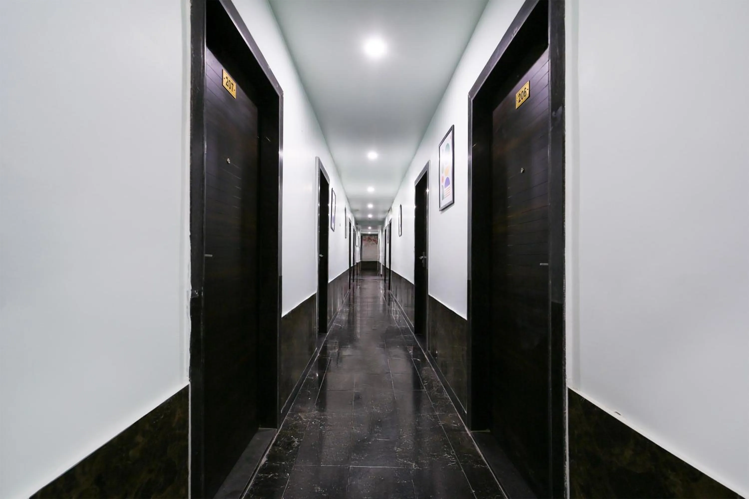 Lobby or reception in Collection O Vijay Nagar Square Formerly Hotel A5
