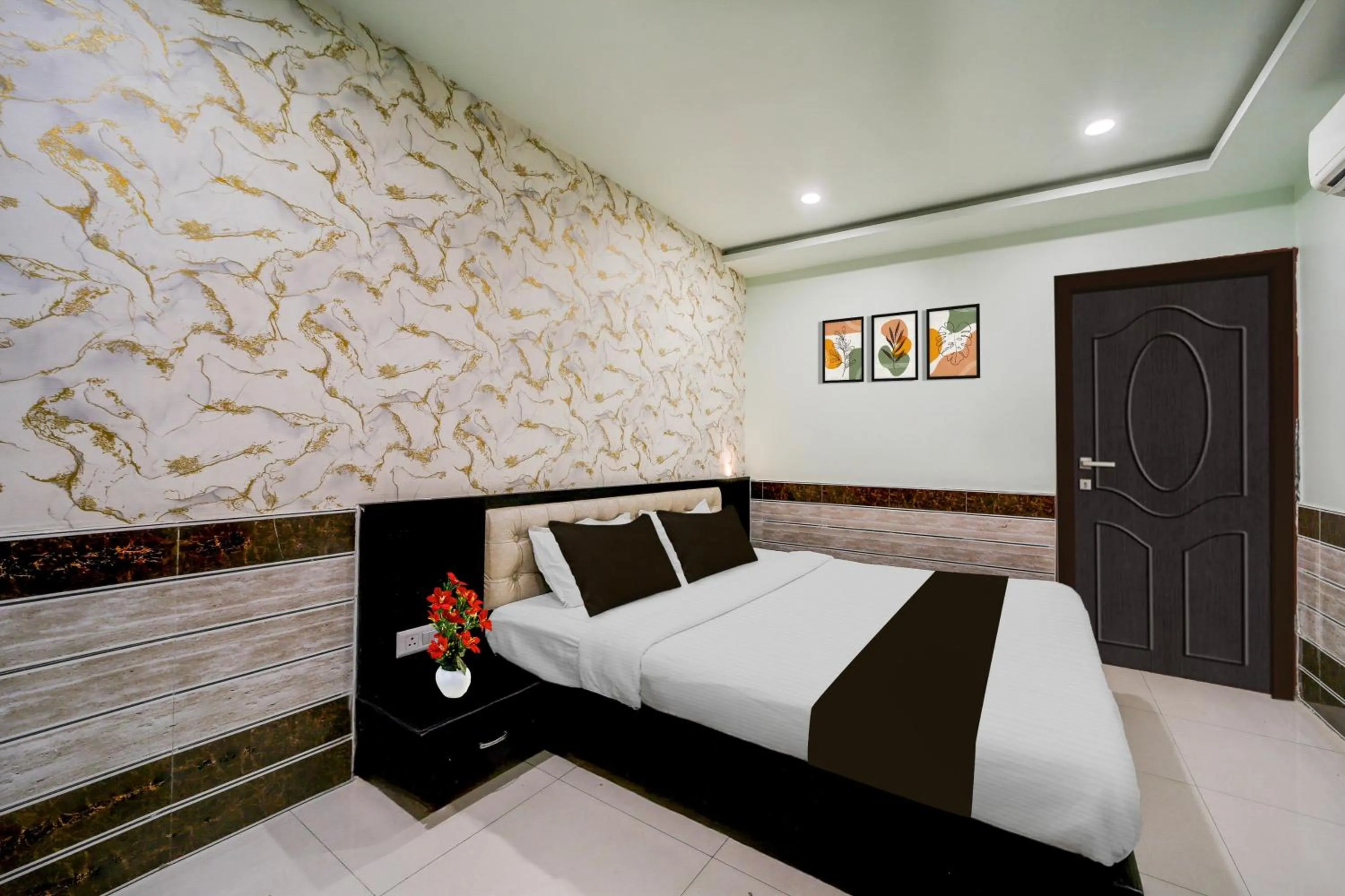 Bedroom, Bed in Collection O Vijay Nagar Square Formerly Hotel A5
