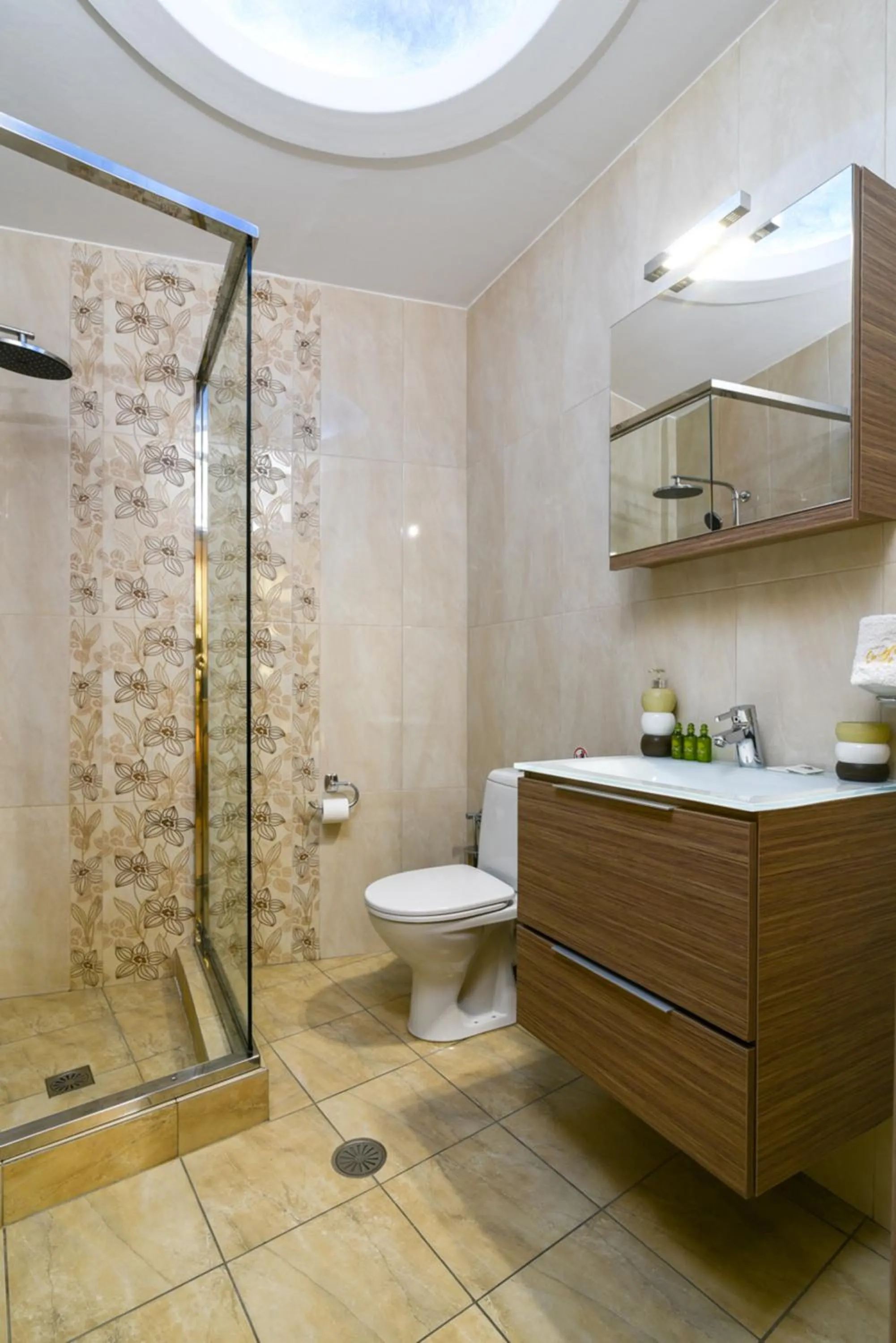 Shower in Suite Home Santorini