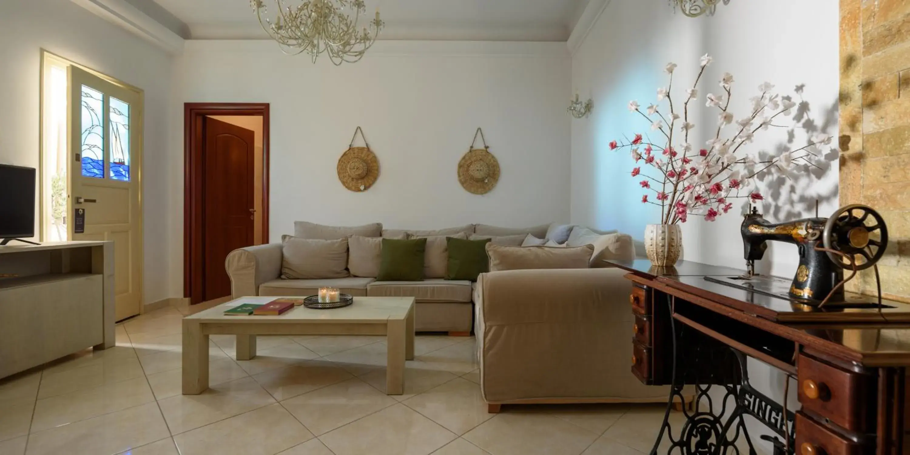 Facade/entrance in Suite Home Santorini Facade/entrance in Suite Home Santorini