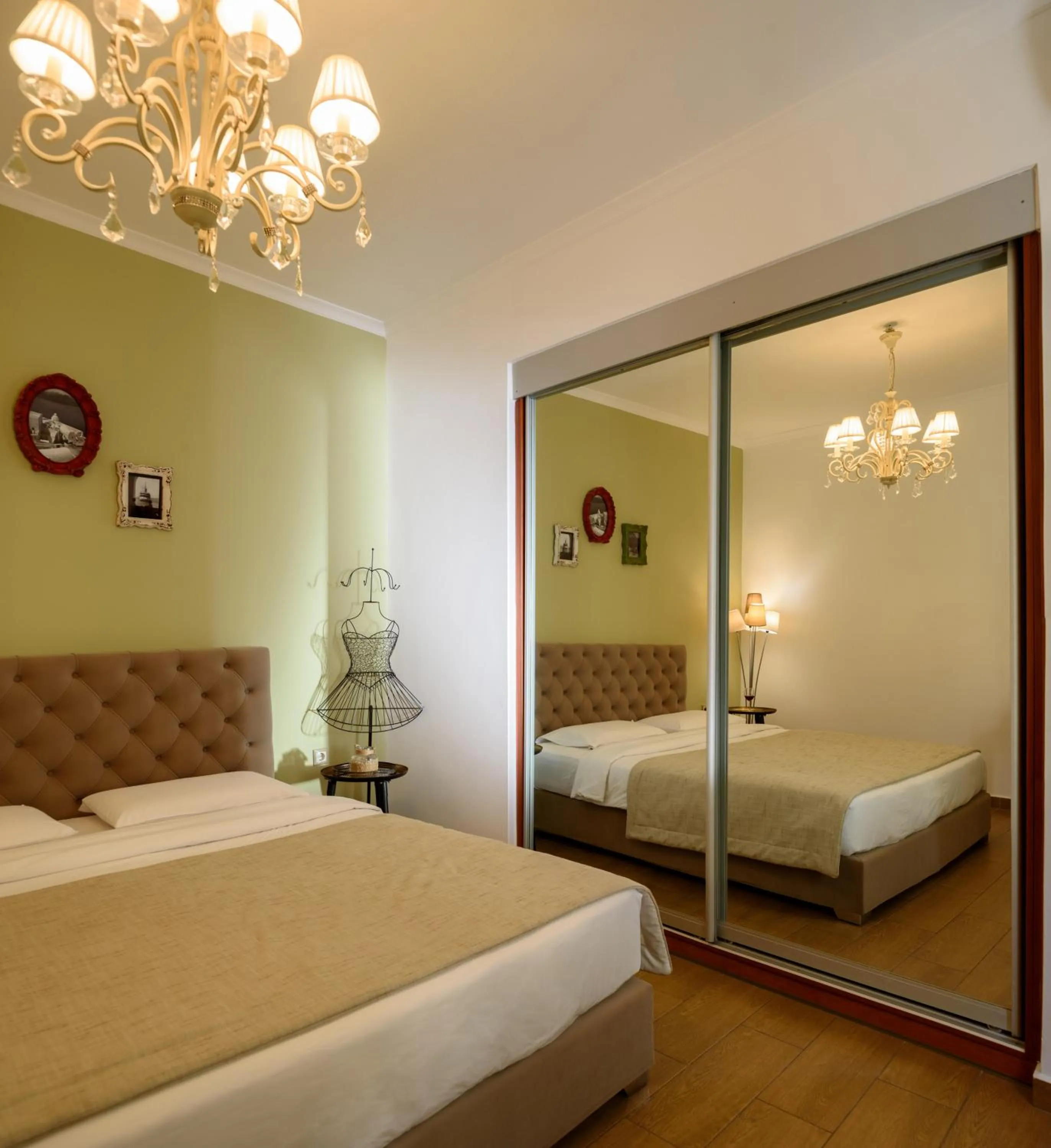 Bed in Suite Home Santorini