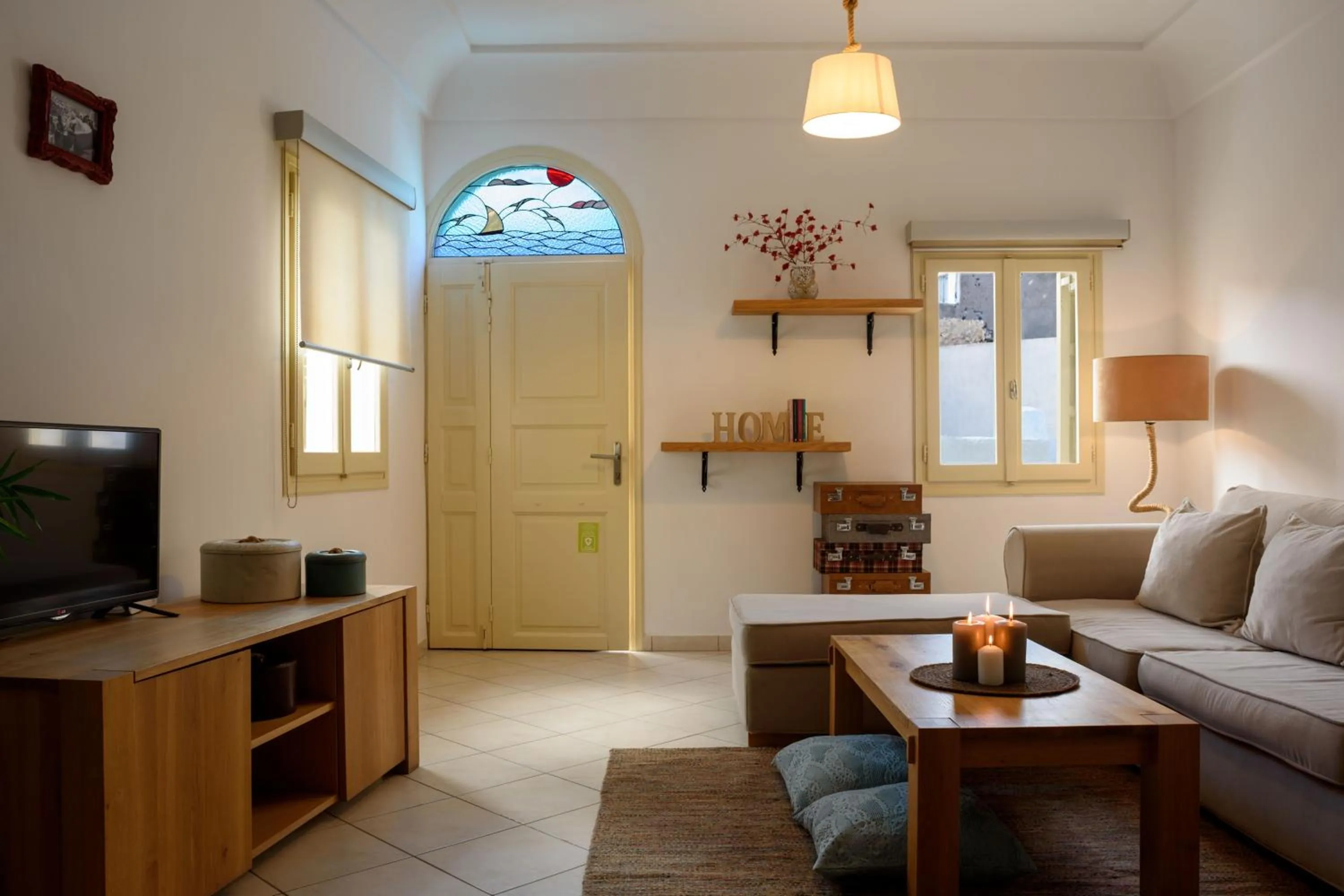 TV and multimedia in Suite Home Santorini