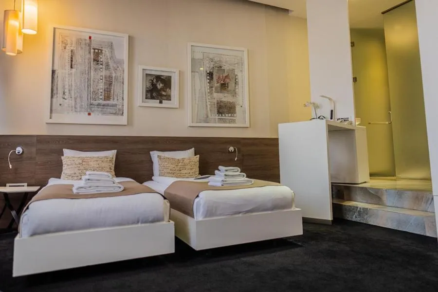 Bed in Garni Hotel Eter