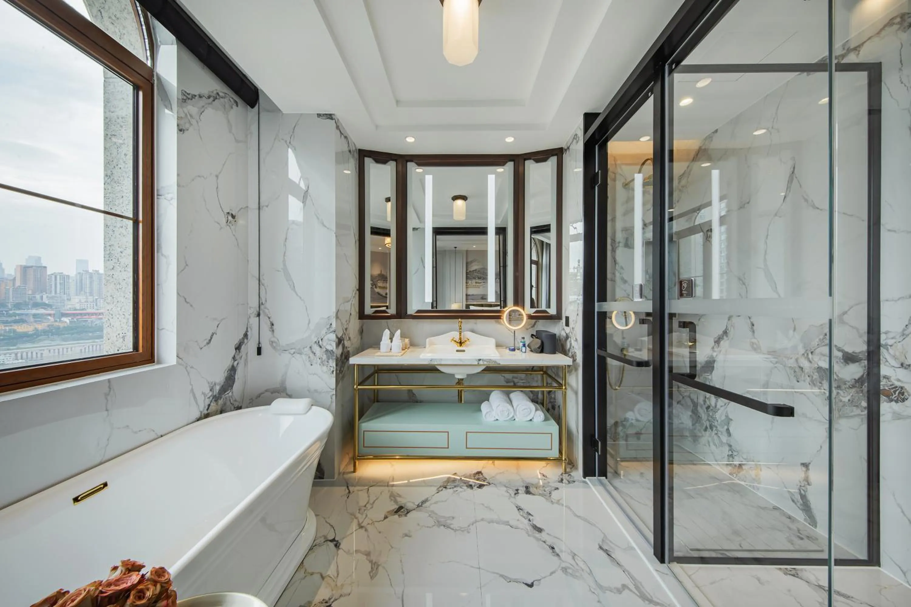 Bathroom in CHONGQING MANQUE MANSION