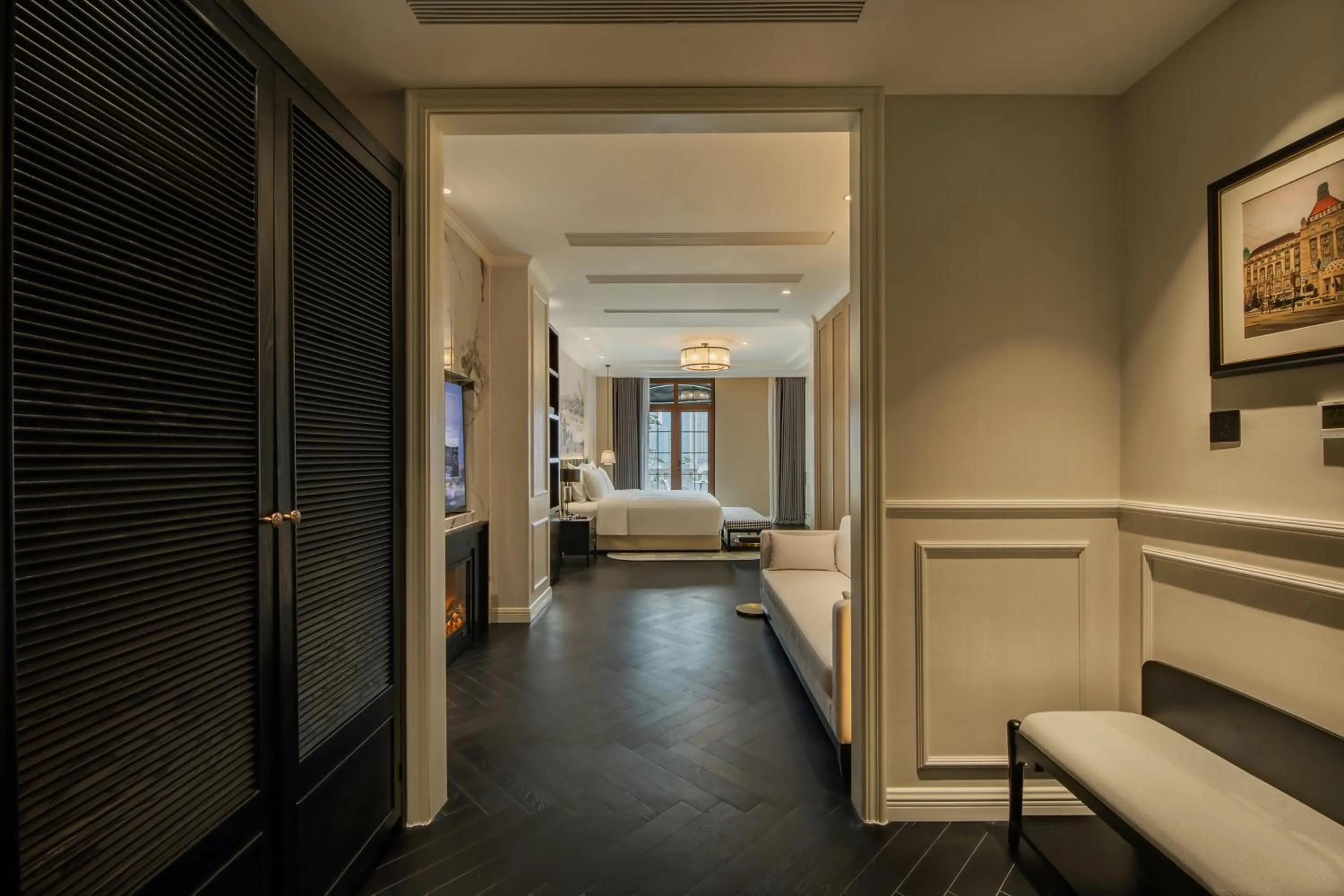 Photo of the whole room, Bed in CHONGQING MANQUE MANSION