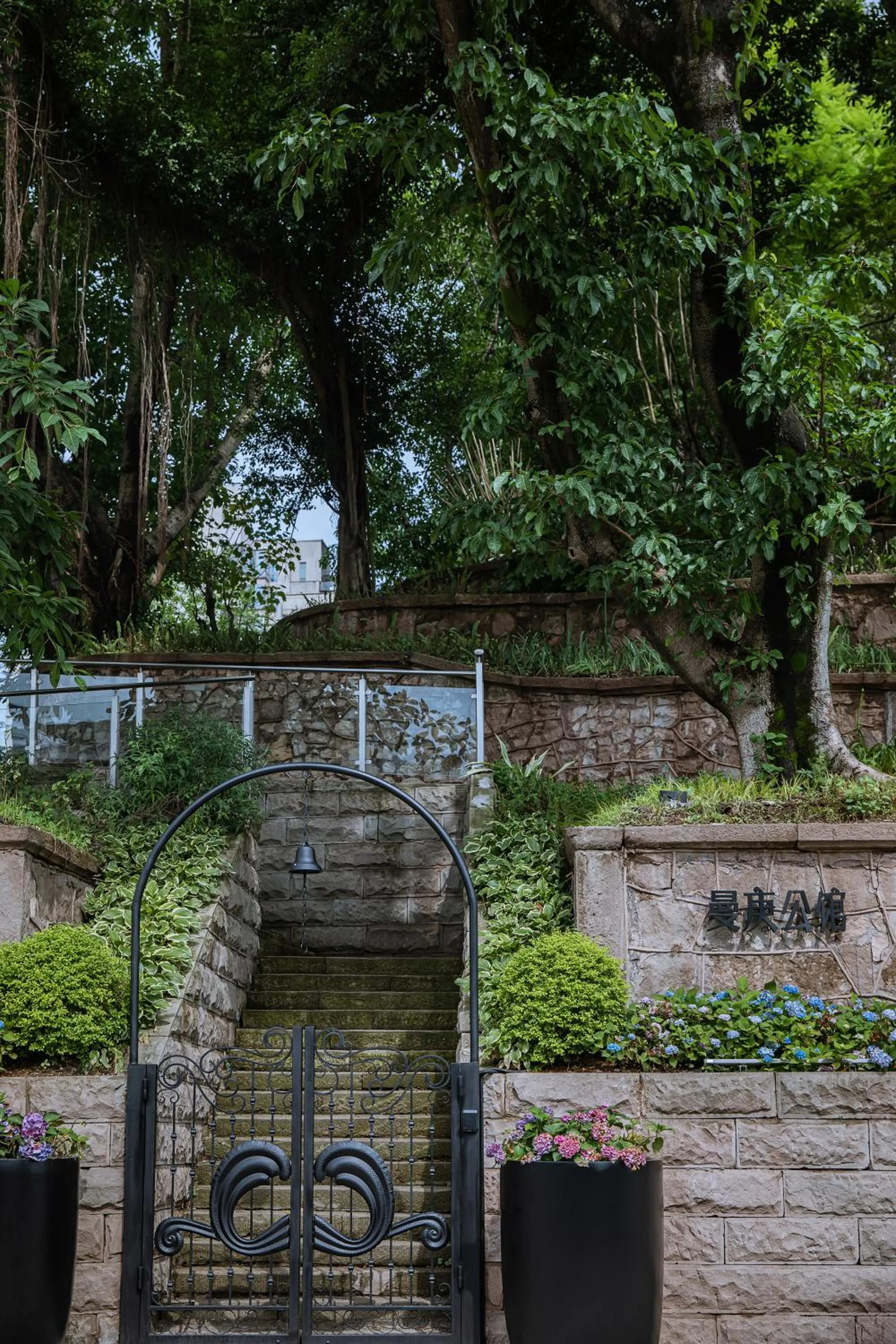 Property building in CHONGQING MANQUE MANSION