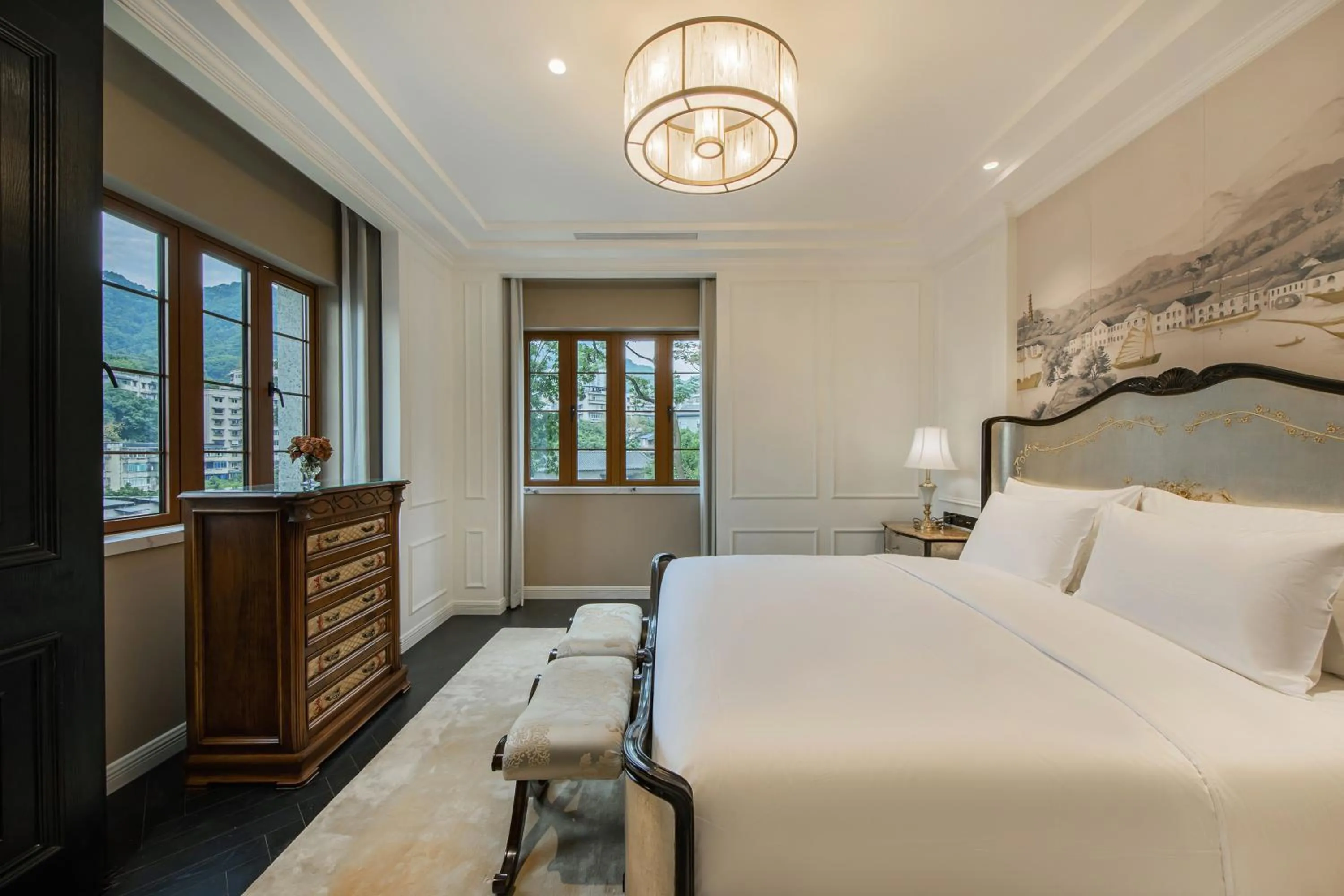 Bedroom, Bed in CHONGQING MANQUE MANSION