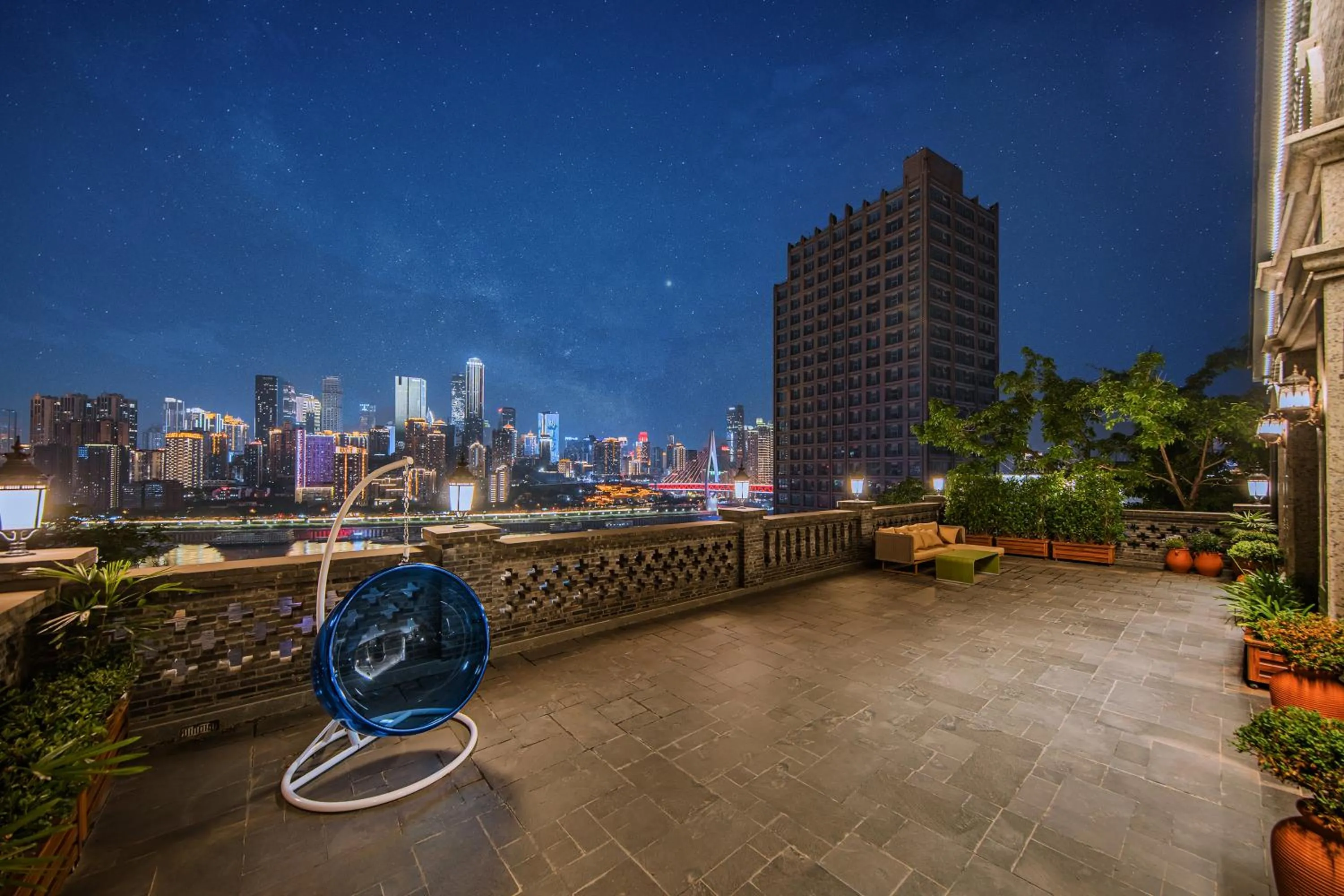 Night in CHONGQING MANQUE MANSION