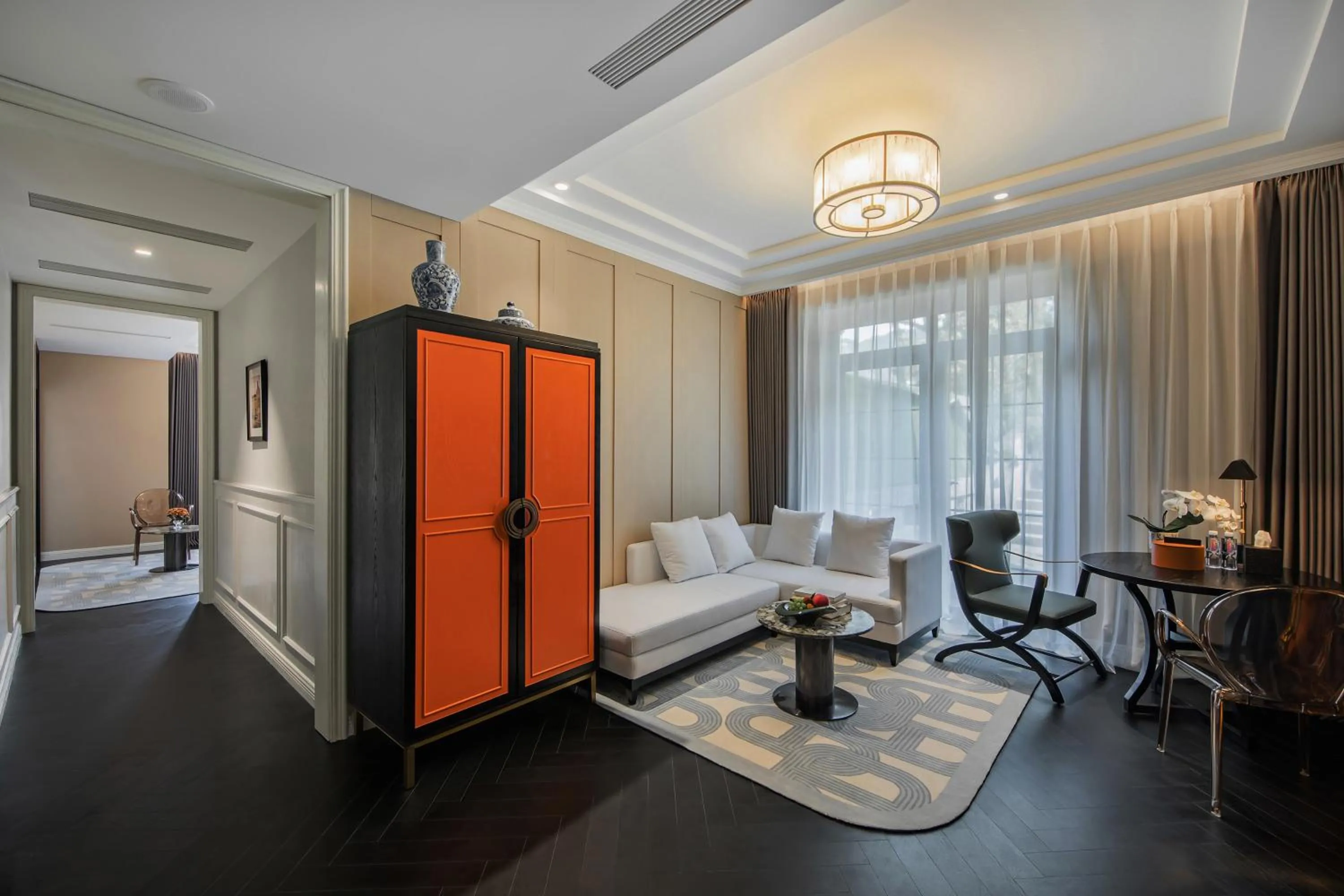 Living room, Bed in CHONGQING MANQUE MANSION