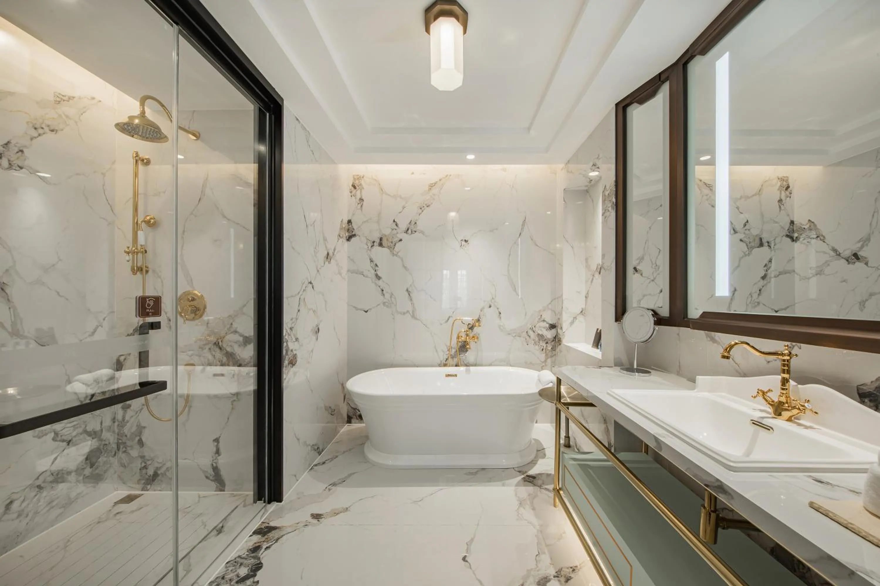 Bathroom in CHONGQING MANQUE MANSION