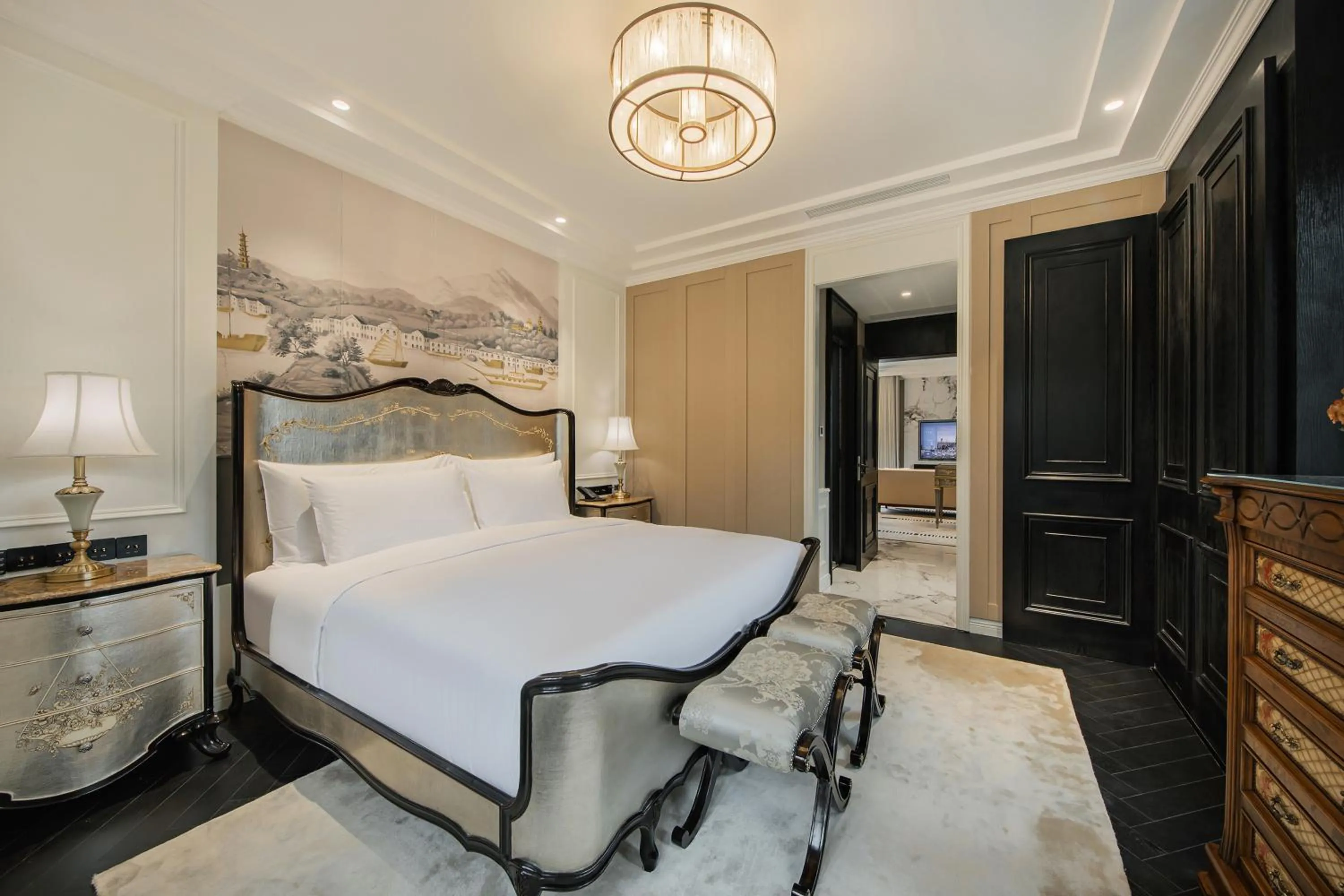 Photo of the whole room, Bed in CHONGQING MANQUE MANSION