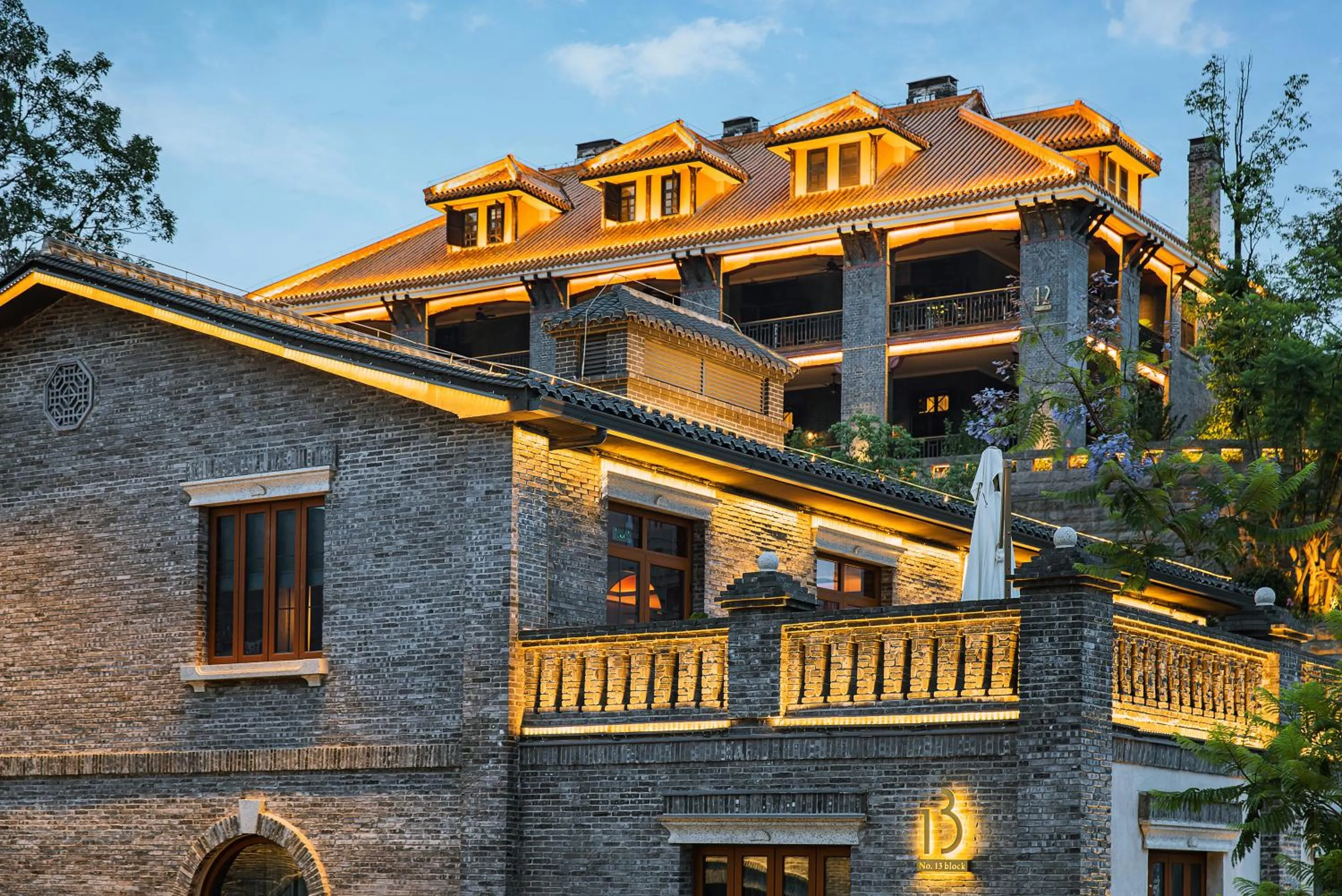 Property building in CHONGQING MANQUE MANSION