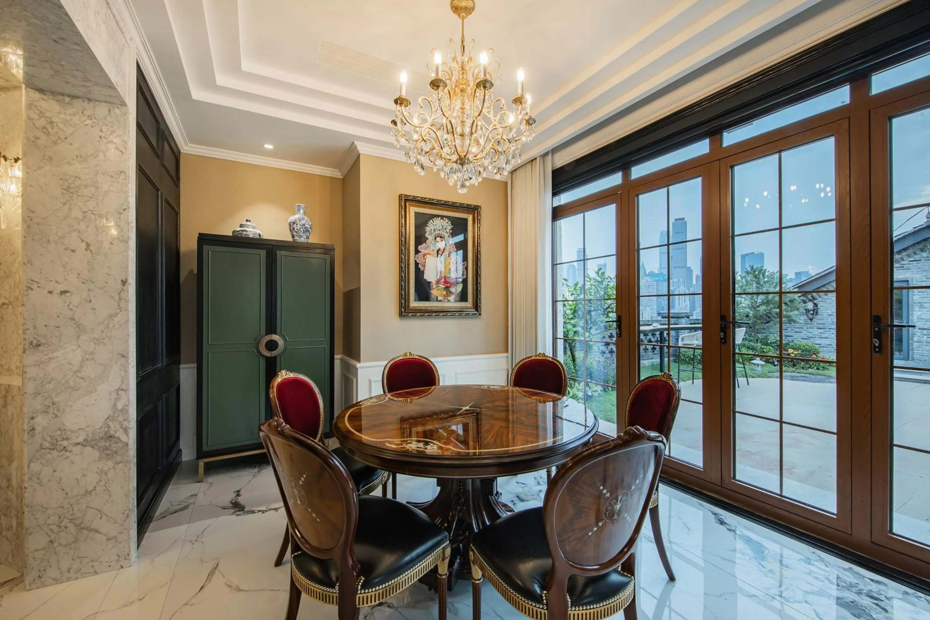 Dining area in CHONGQING MANQUE MANSION