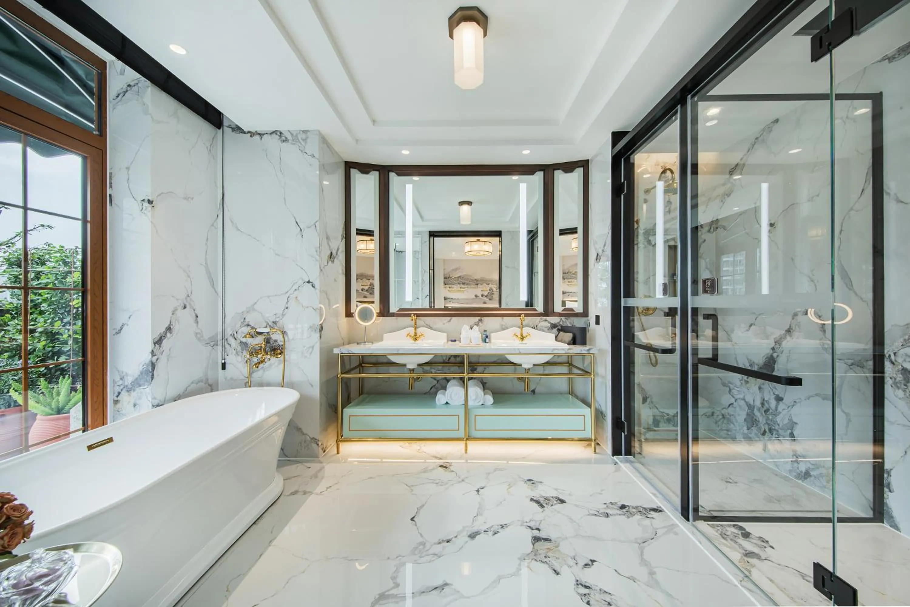 Bathroom in CHONGQING MANQUE MANSION