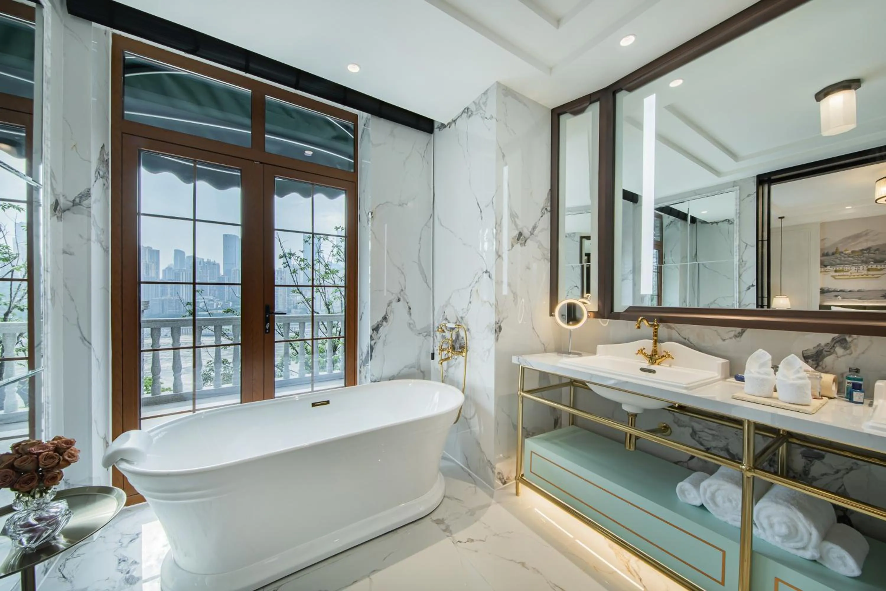 Bath in CHONGQING MANQUE MANSION