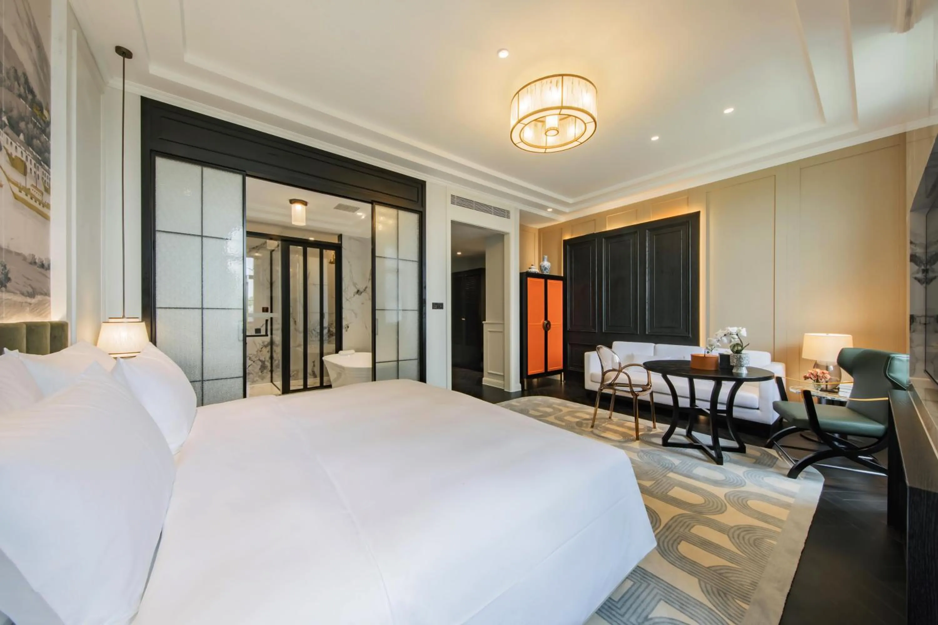 Photo of the whole room, Bed in CHONGQING MANQUE MANSION